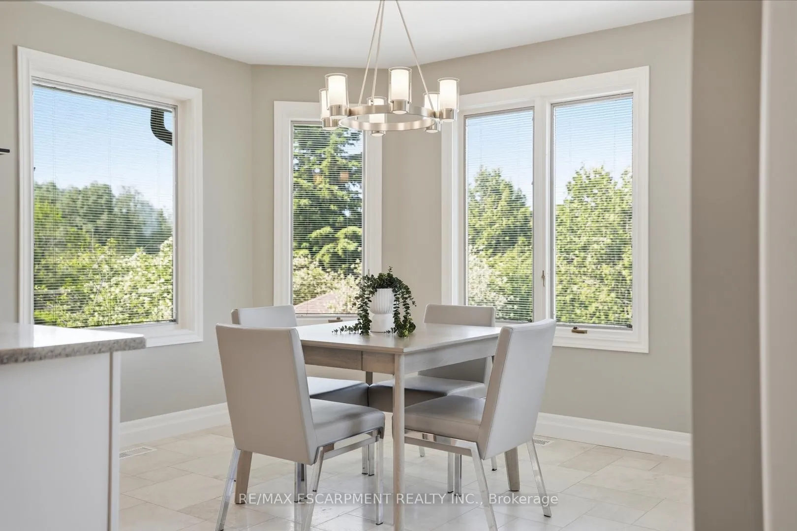 Photo 18 of 28 Bathgate Drive, Guelph, Kortright East — HOMEH