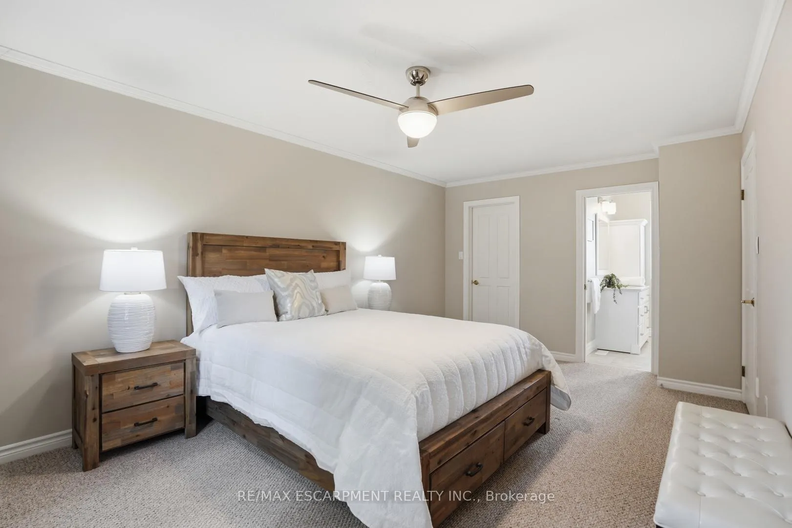Photo 24 of 28 Bathgate Drive, Guelph, Kortright East — HOMEH