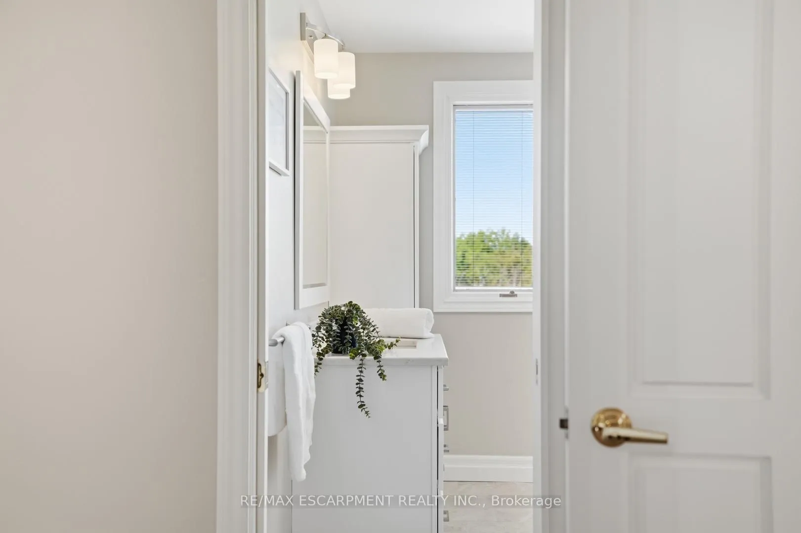 Photo 25 of 28 Bathgate Drive, Guelph, Kortright East — HOMEH