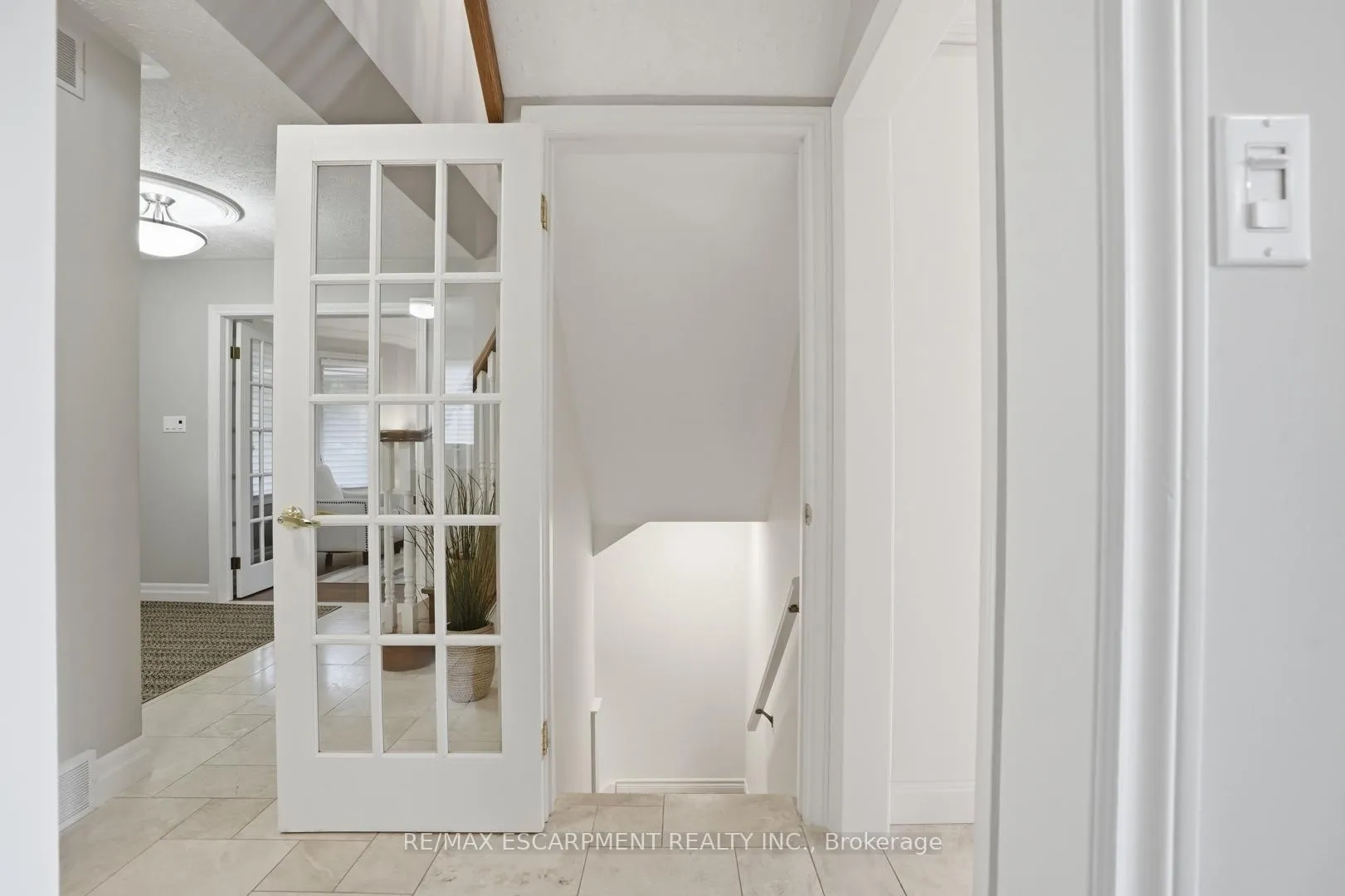 Photo 31 of 28 Bathgate Drive, Guelph, Kortright East — HOMEH