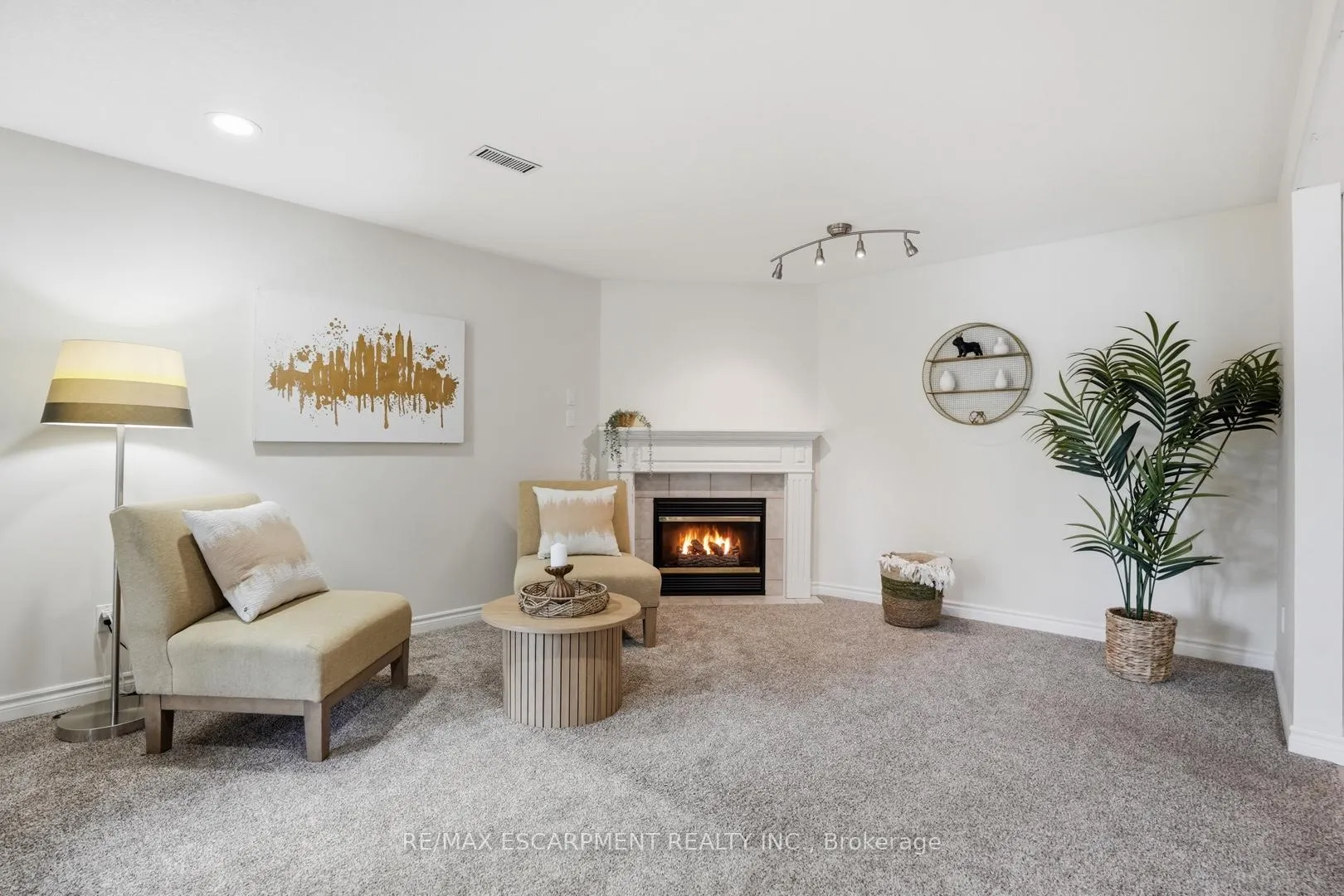 Photo 33 of 28 Bathgate Drive, Guelph, Kortright East — HOMEH