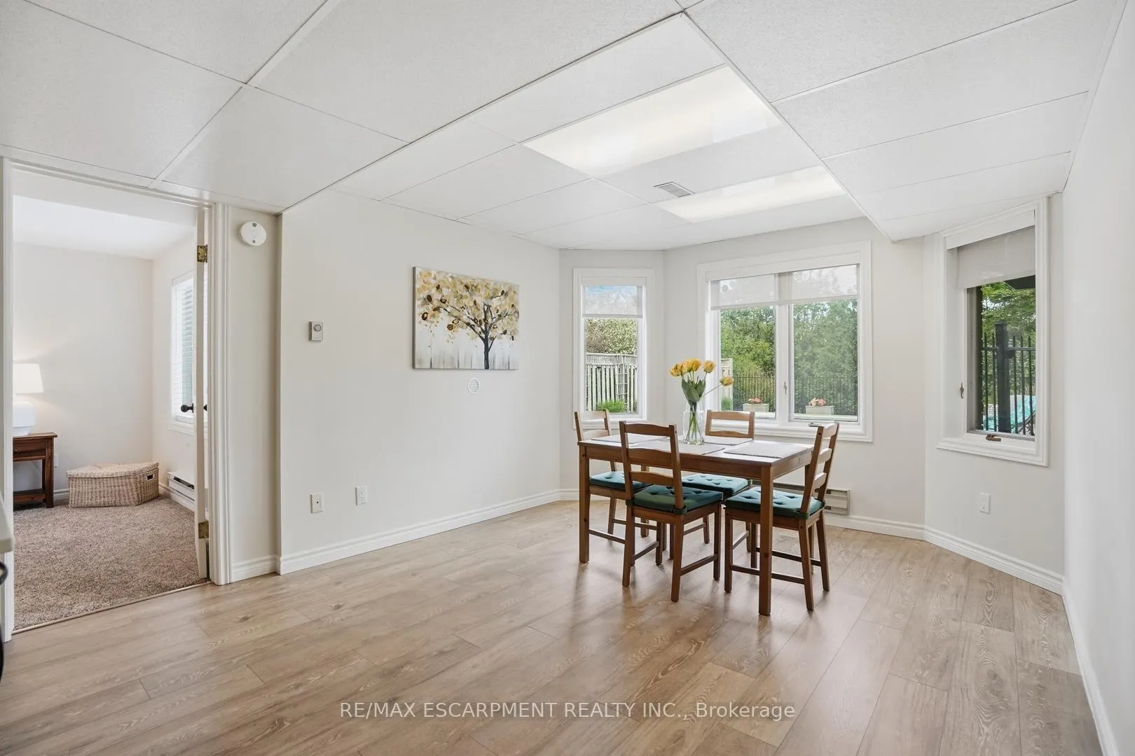Photo 35 of 28 Bathgate Drive, Guelph, Kortright East — HOMEH