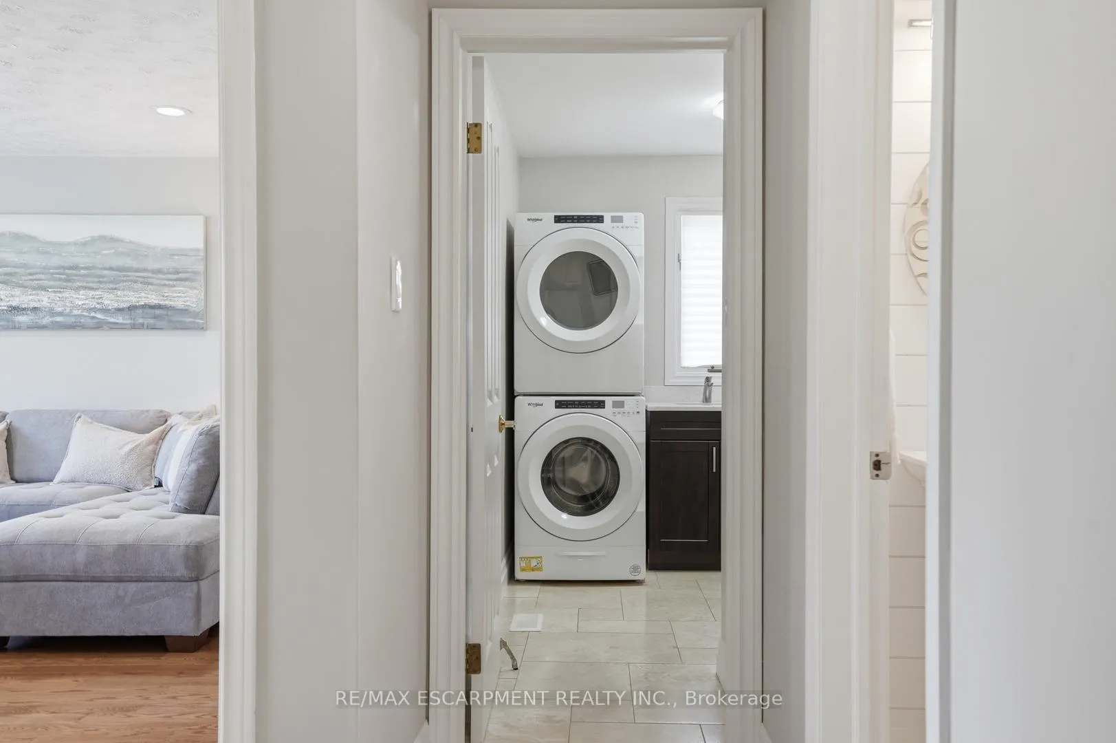 Photo 40 of 28 Bathgate Drive, Guelph, Kortright East — HOMEH