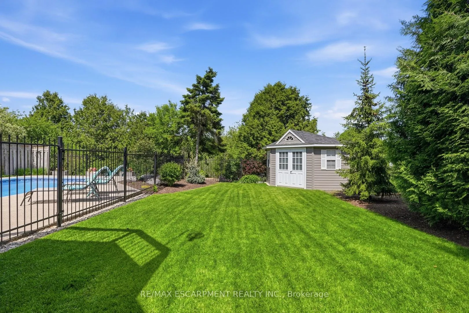 Photo 48 of 28 Bathgate Drive, Guelph, Kortright East — HOMEH