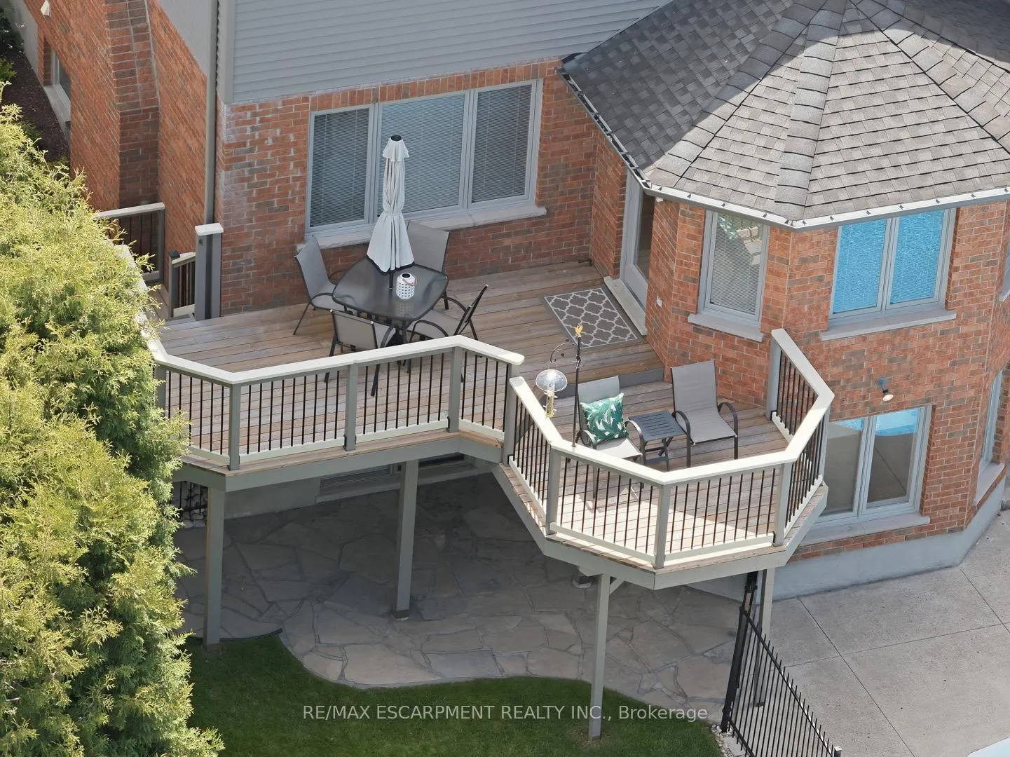 Photo 49 of 28 Bathgate Drive, Guelph, Kortright East — HOMEH