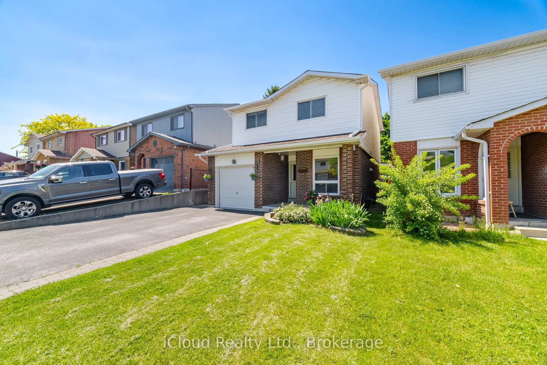 Photo 2 of 8 Lindridge Avenue, Brampton, Westgate — HOMEH