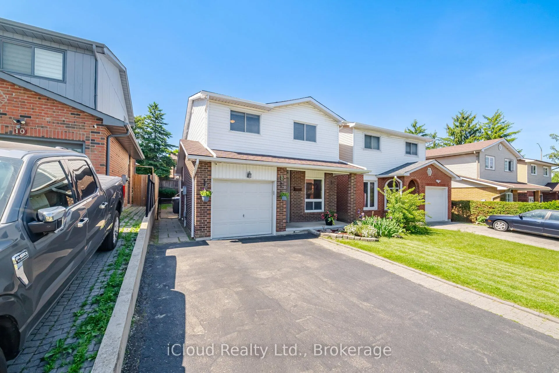 Photo 3 of 8 Lindridge Avenue, Brampton, Westgate — HOMEH