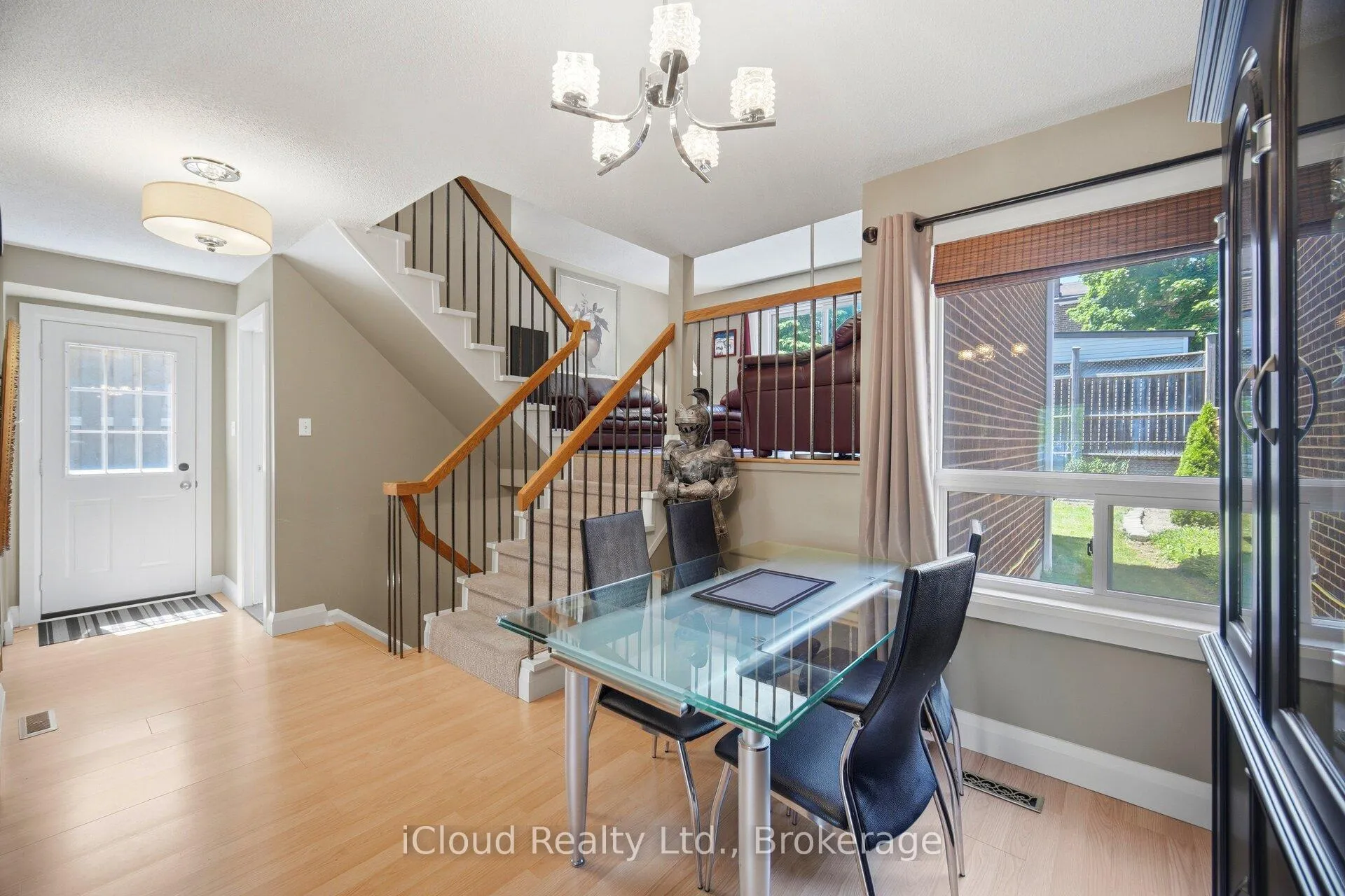 Photo 12 of 8 Lindridge Avenue, Brampton, Westgate — HOMEH