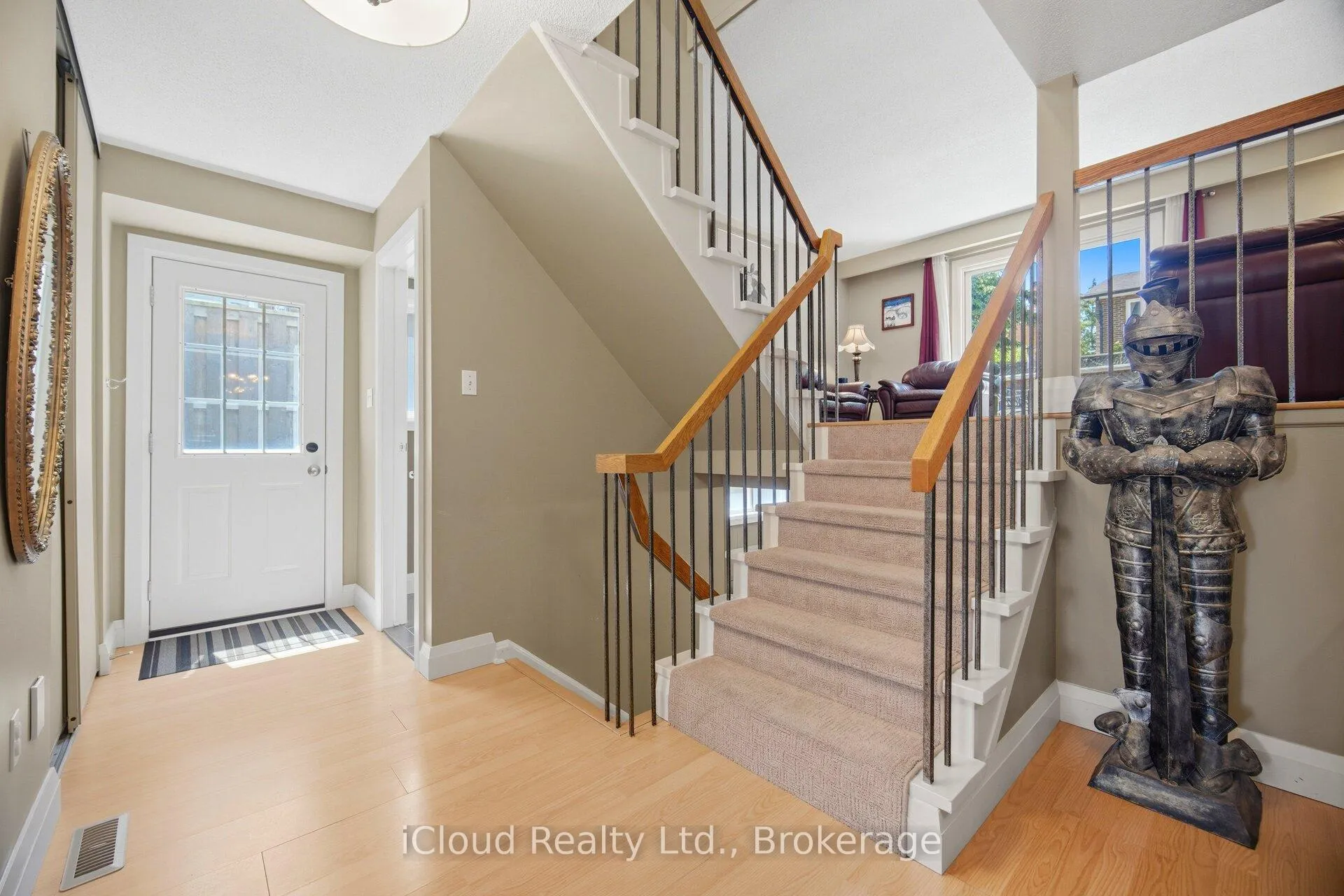 Photo 13 of 8 Lindridge Avenue, Brampton, Westgate — HOMEH