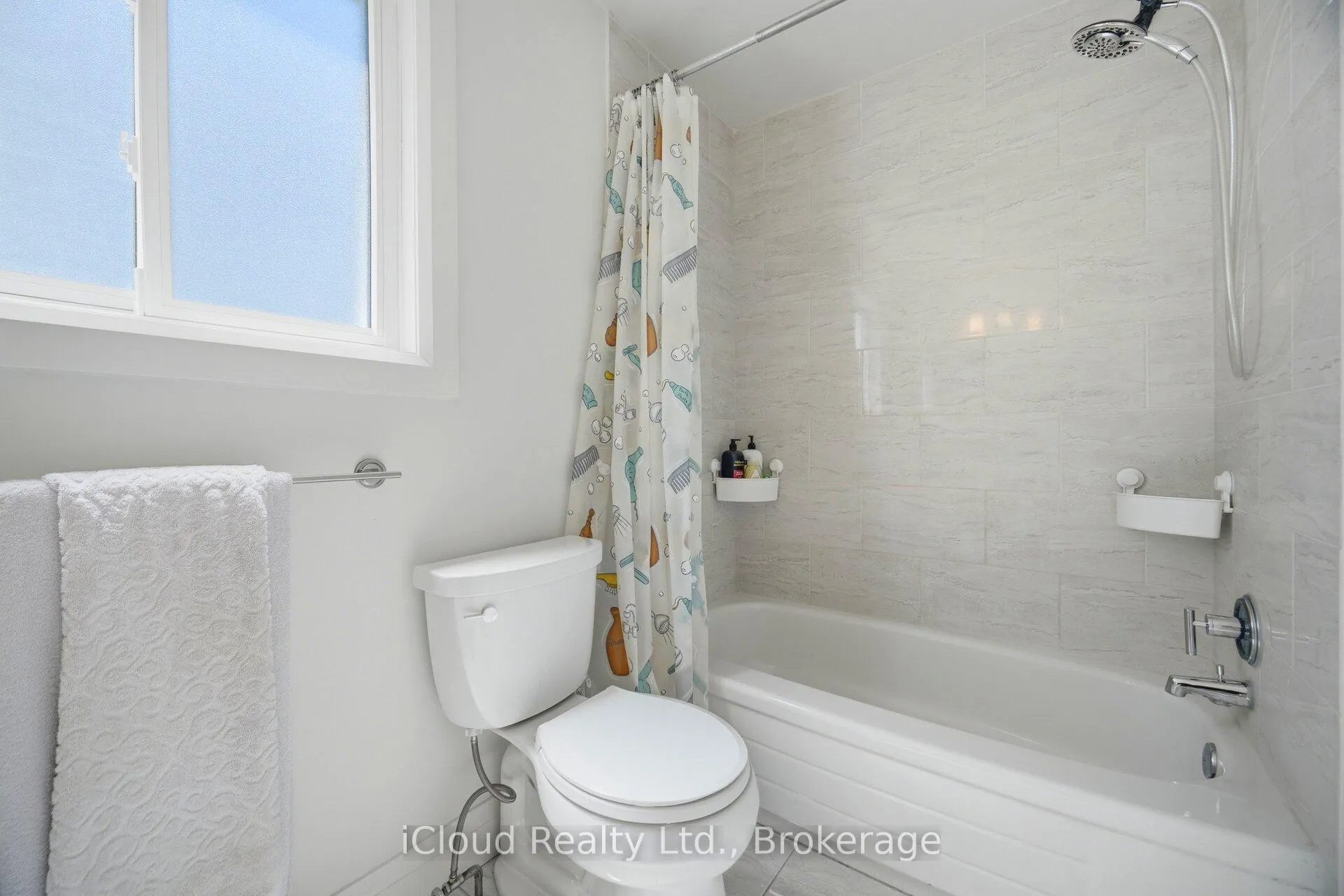 Photo 28 of 8 Lindridge Avenue, Brampton, Westgate — HOMEH