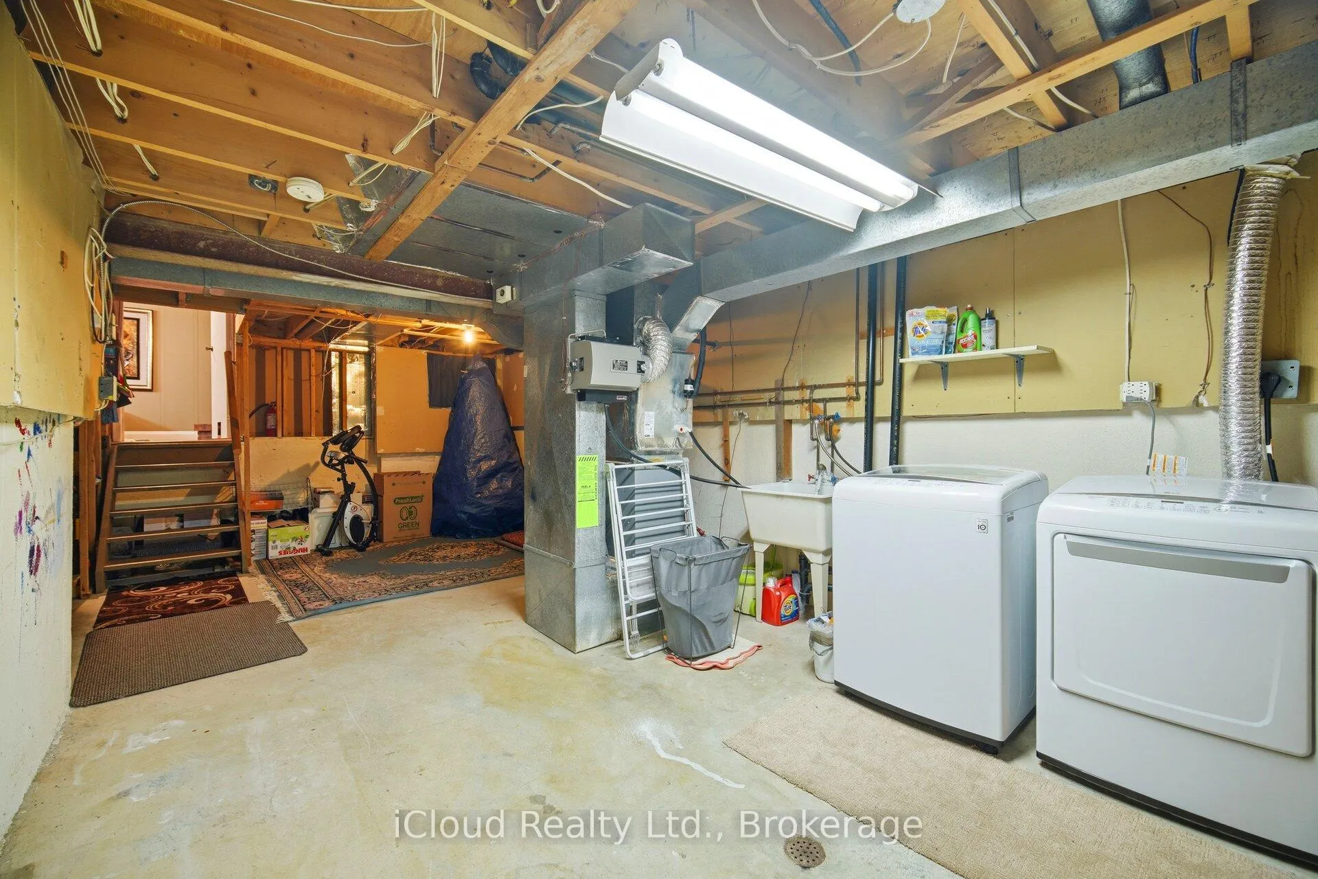 Photo 34 of 8 Lindridge Avenue, Brampton, Westgate — HOMEH