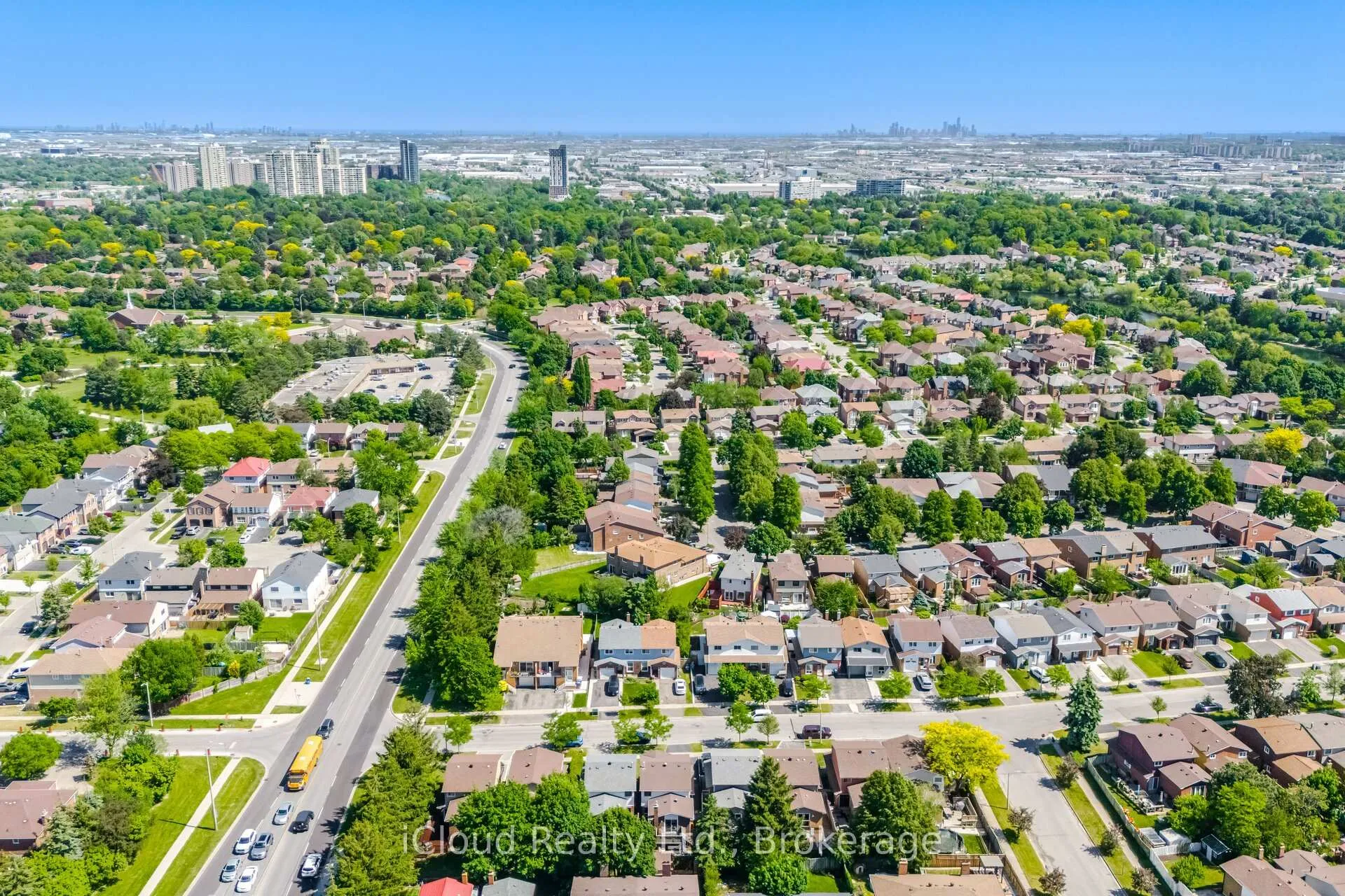 Photo 46 of 8 Lindridge Avenue, Brampton, Westgate — HOMEH