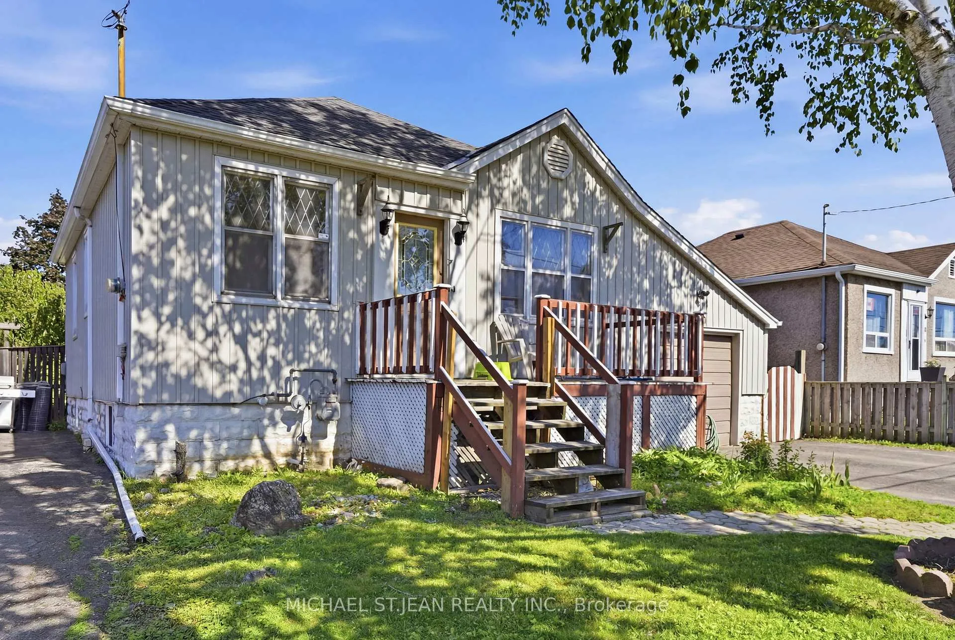 Photo 2 of 139 Adeline Avenue, Hamilton, Normanhurst — HOMEH