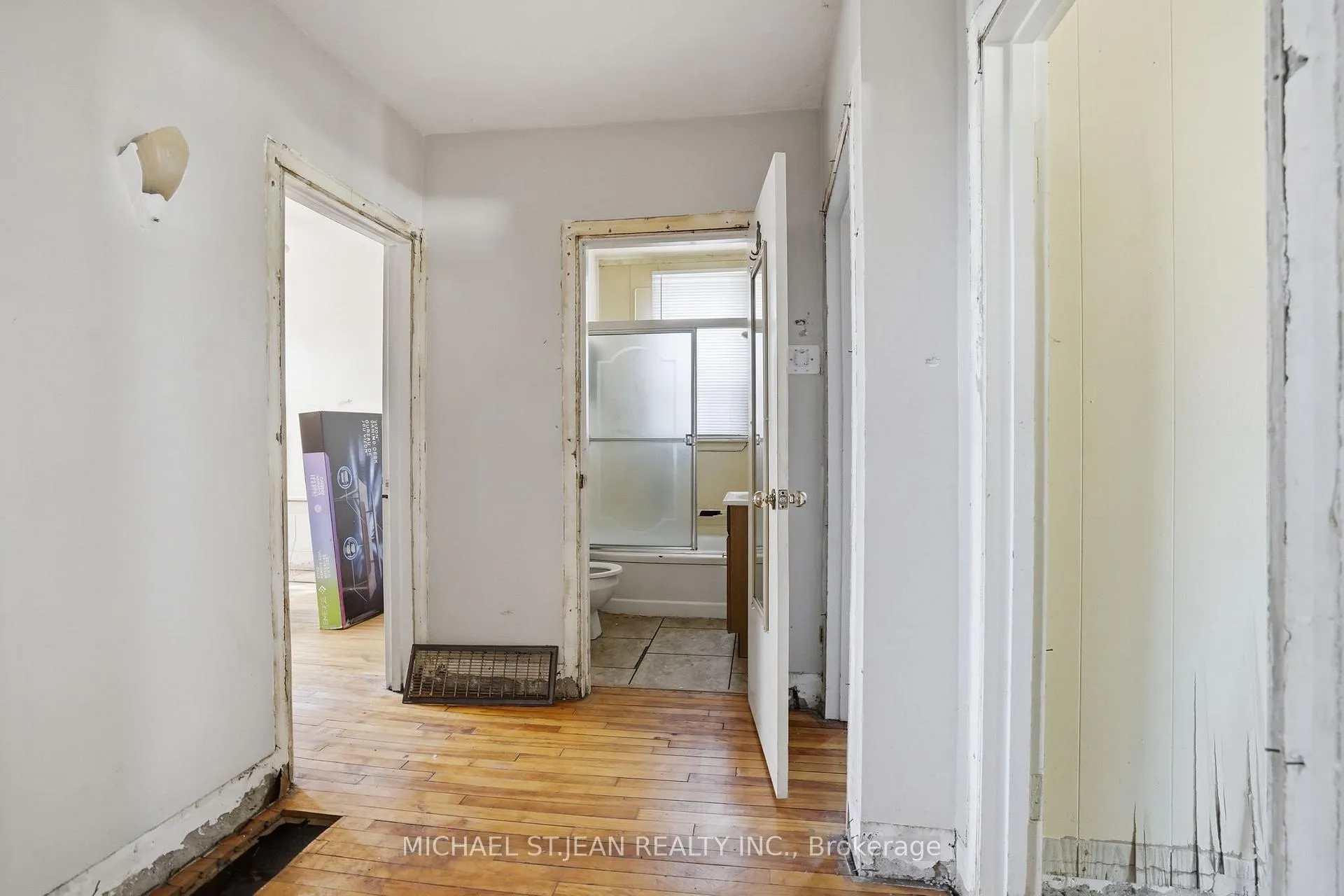 Photo 14 of 139 Adeline Avenue, Hamilton, Normanhurst — HOMEH