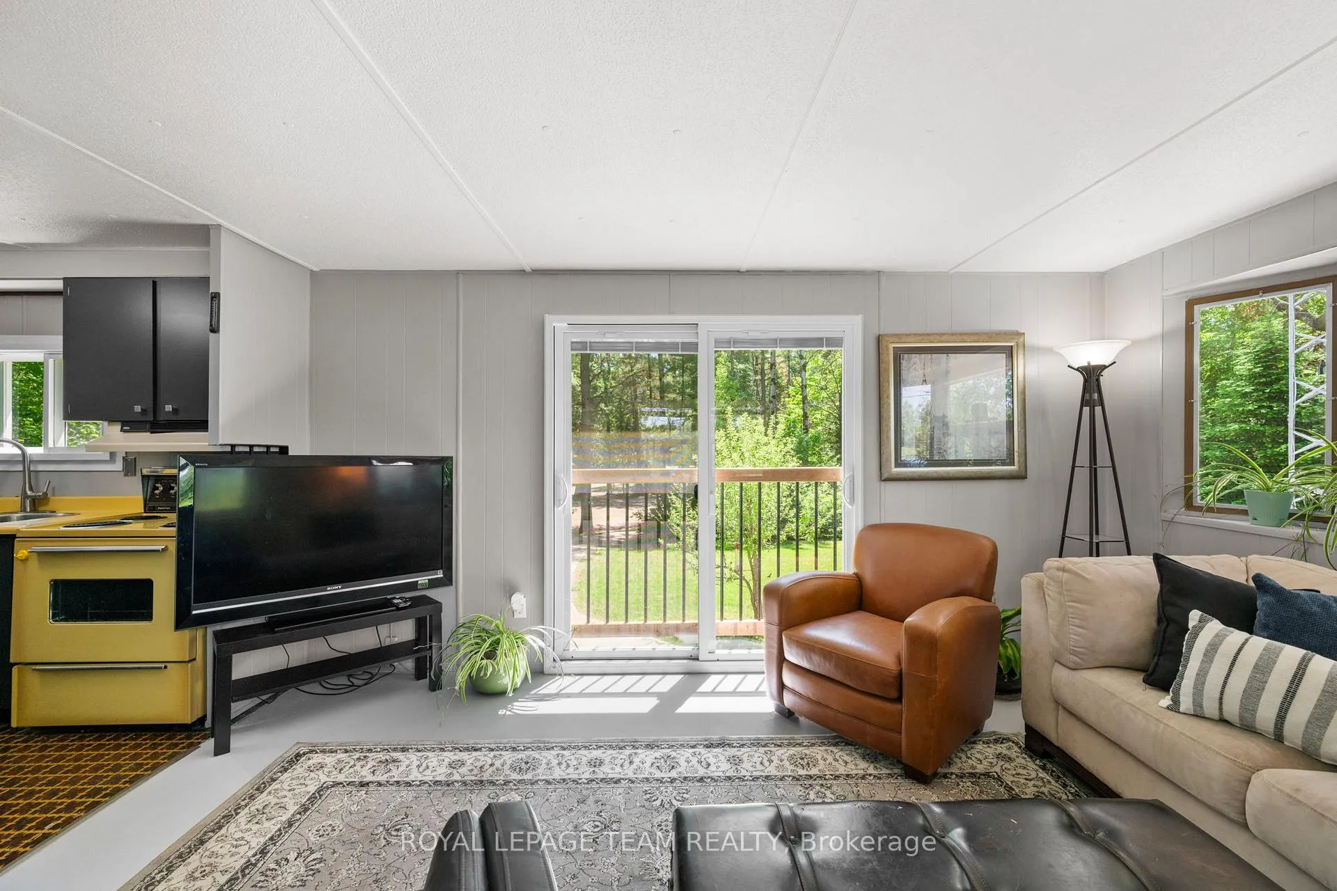Photo 8 of 611 Burnstown Road, McNab/Braeside, Mcnab/Braeside Twps — HOMEH