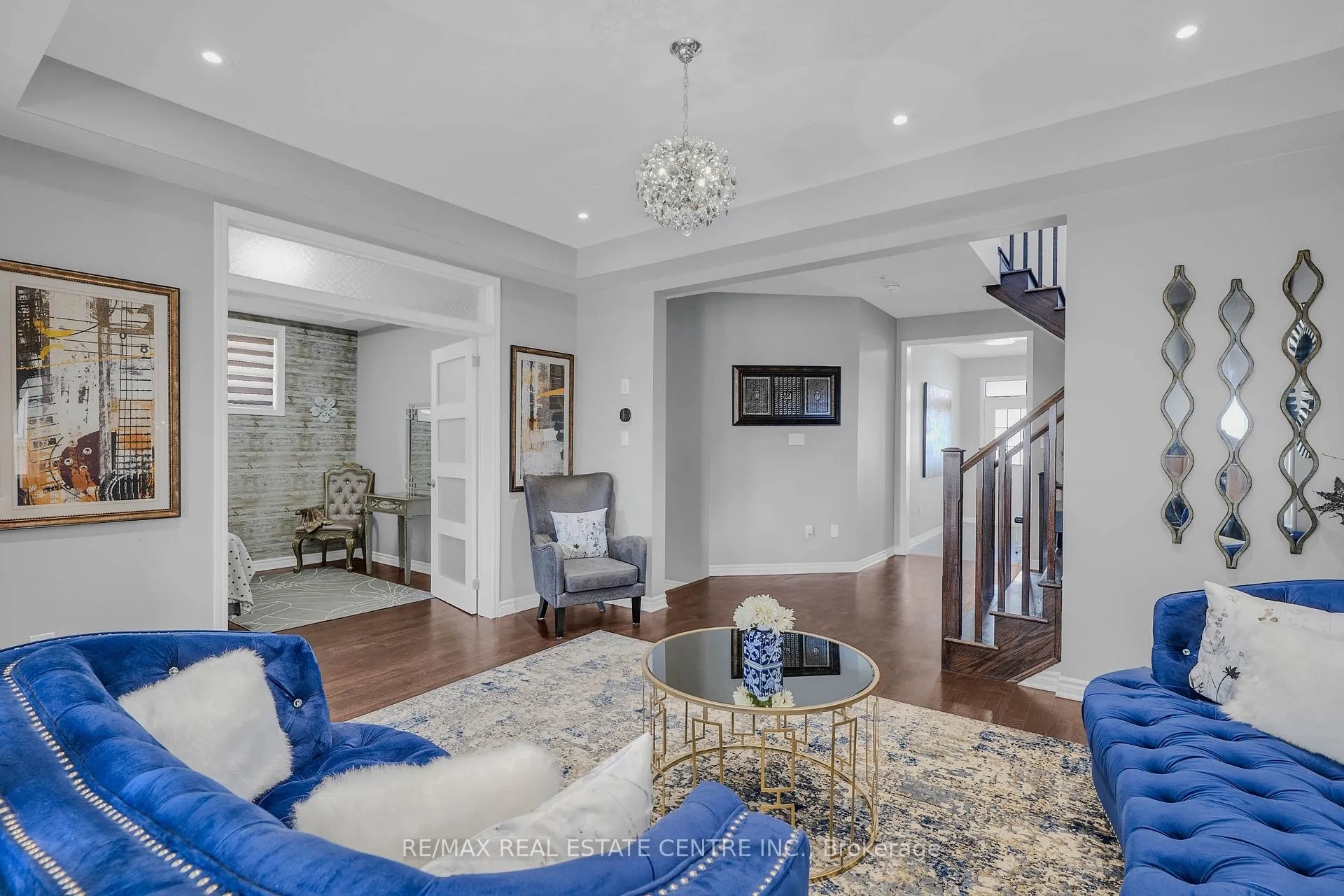 Photo 9 of 460 Equestrian Way, Cambridge, Silver Heights — HOMEH