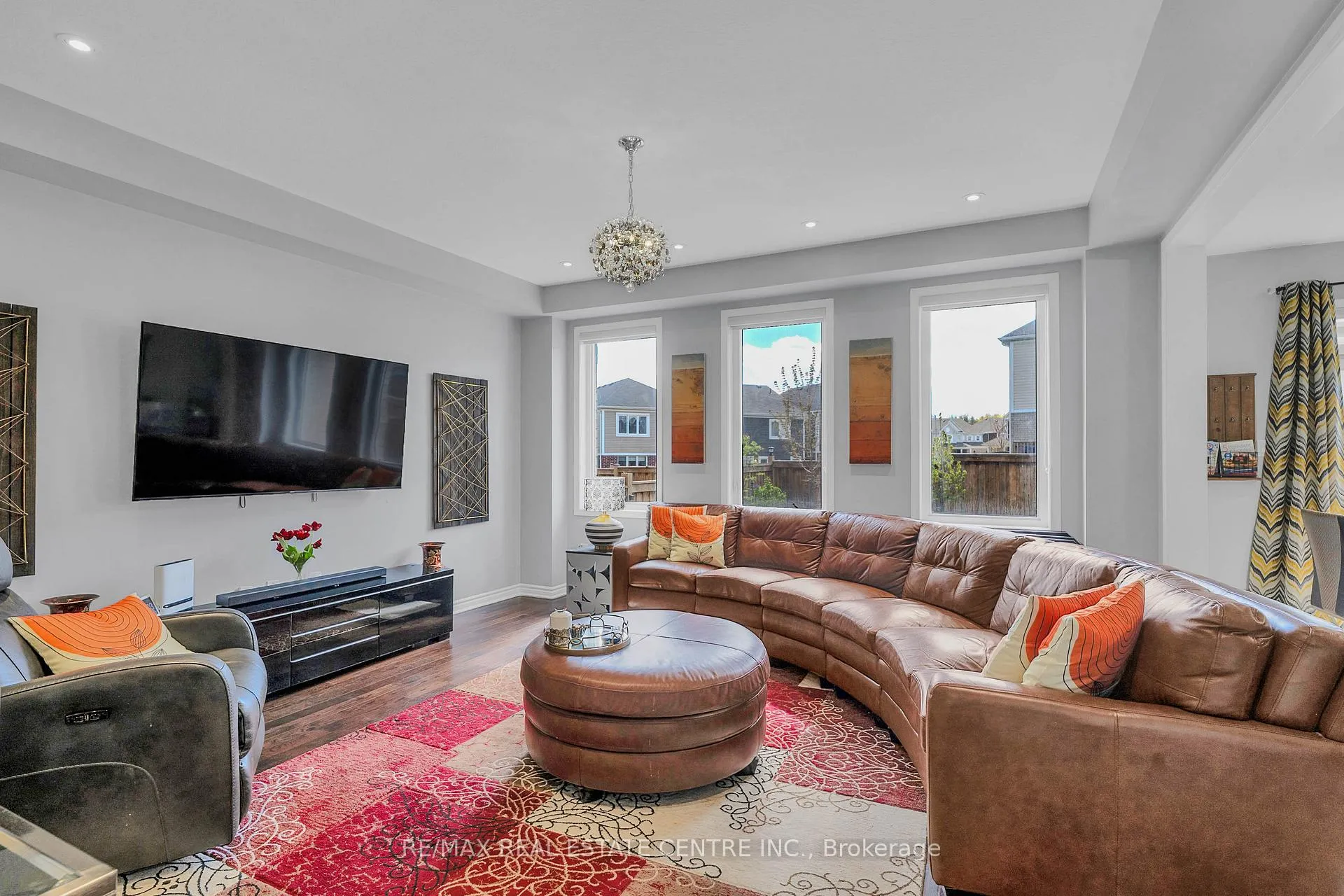 Photo 11 of 460 Equestrian Way, Cambridge, Silver Heights — HOMEH