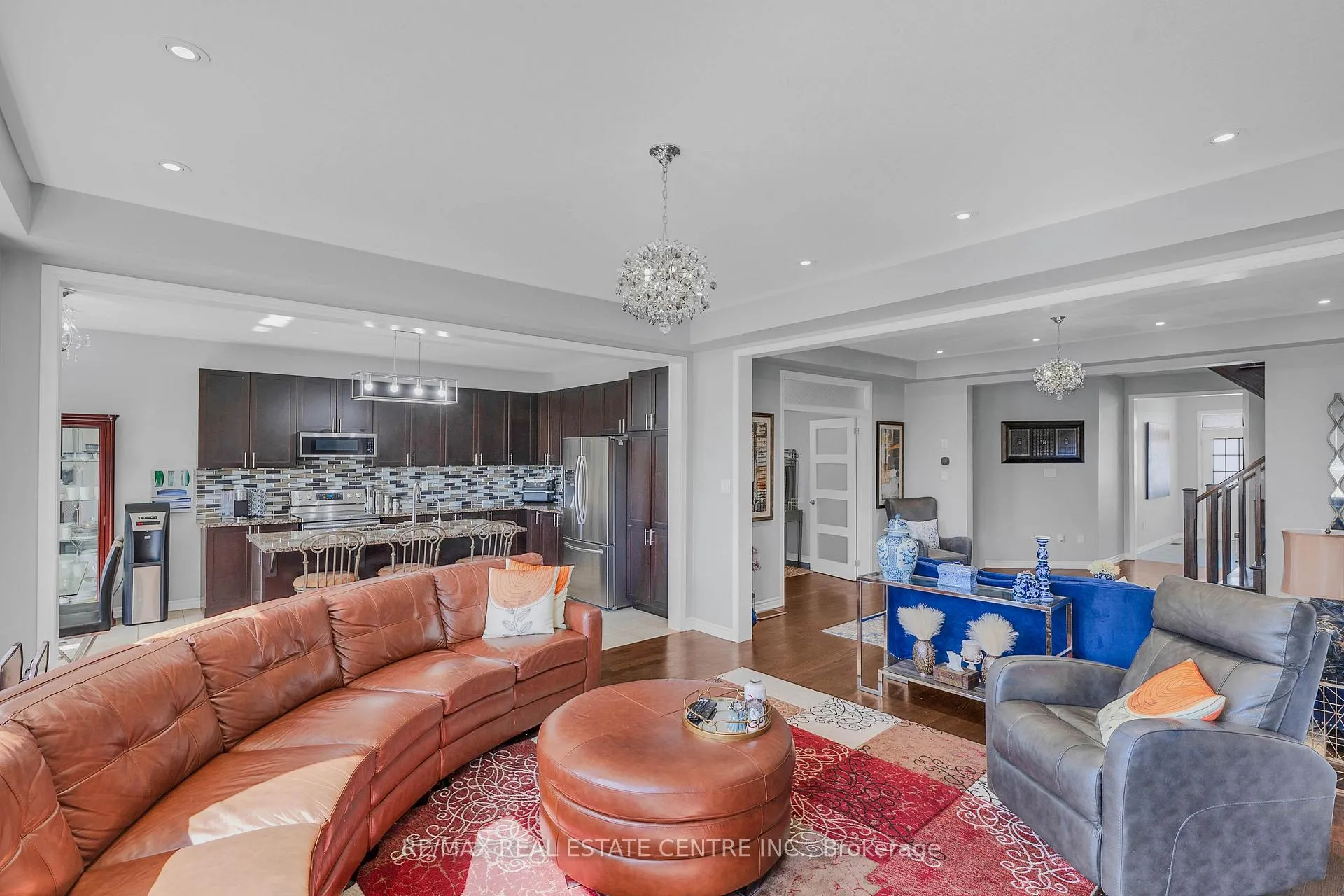 Photo 13 of 460 Equestrian Way, Cambridge, Silver Heights — HOMEH