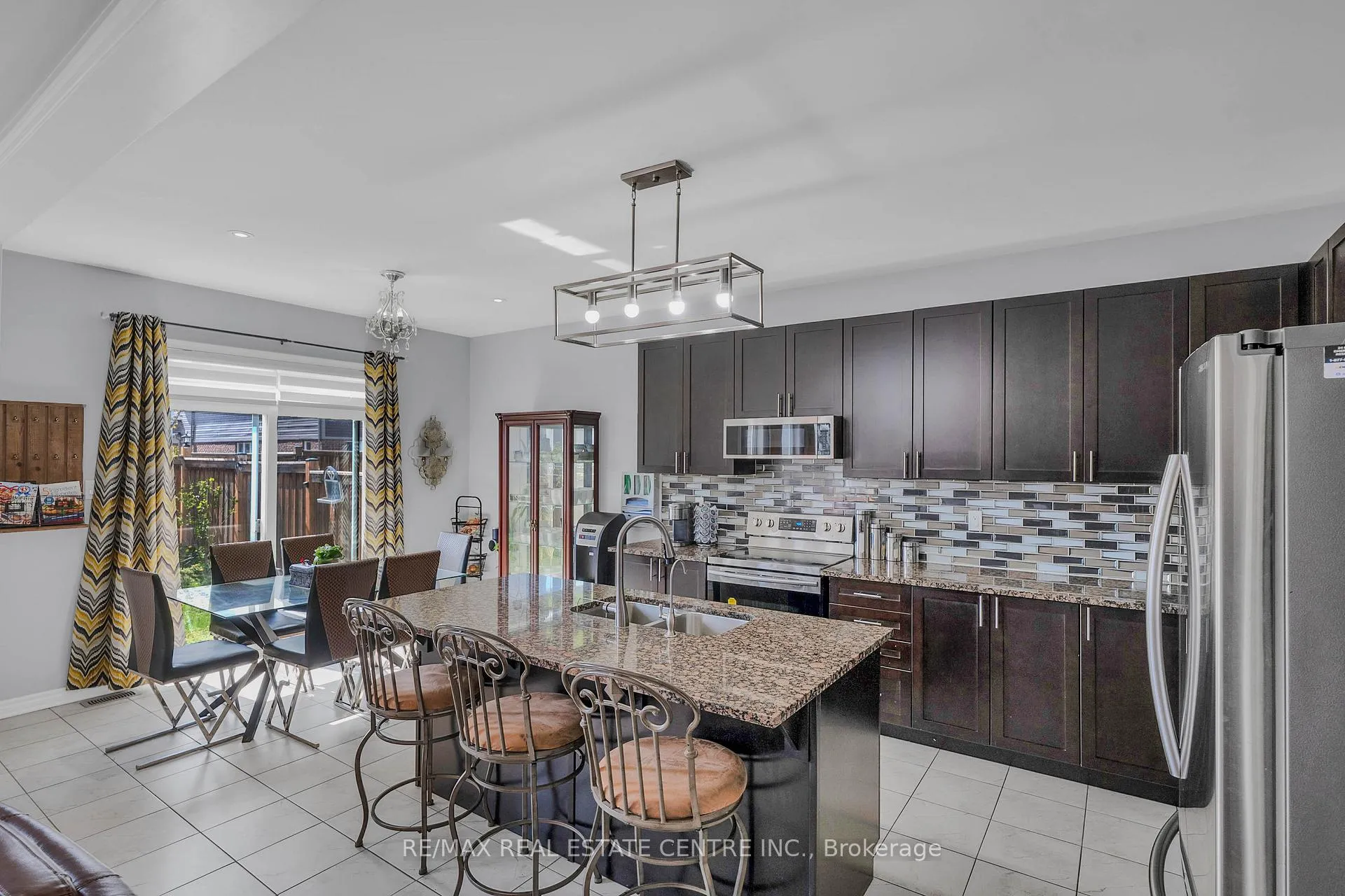 Photo 14 of 460 Equestrian Way, Cambridge, Silver Heights — HOMEH