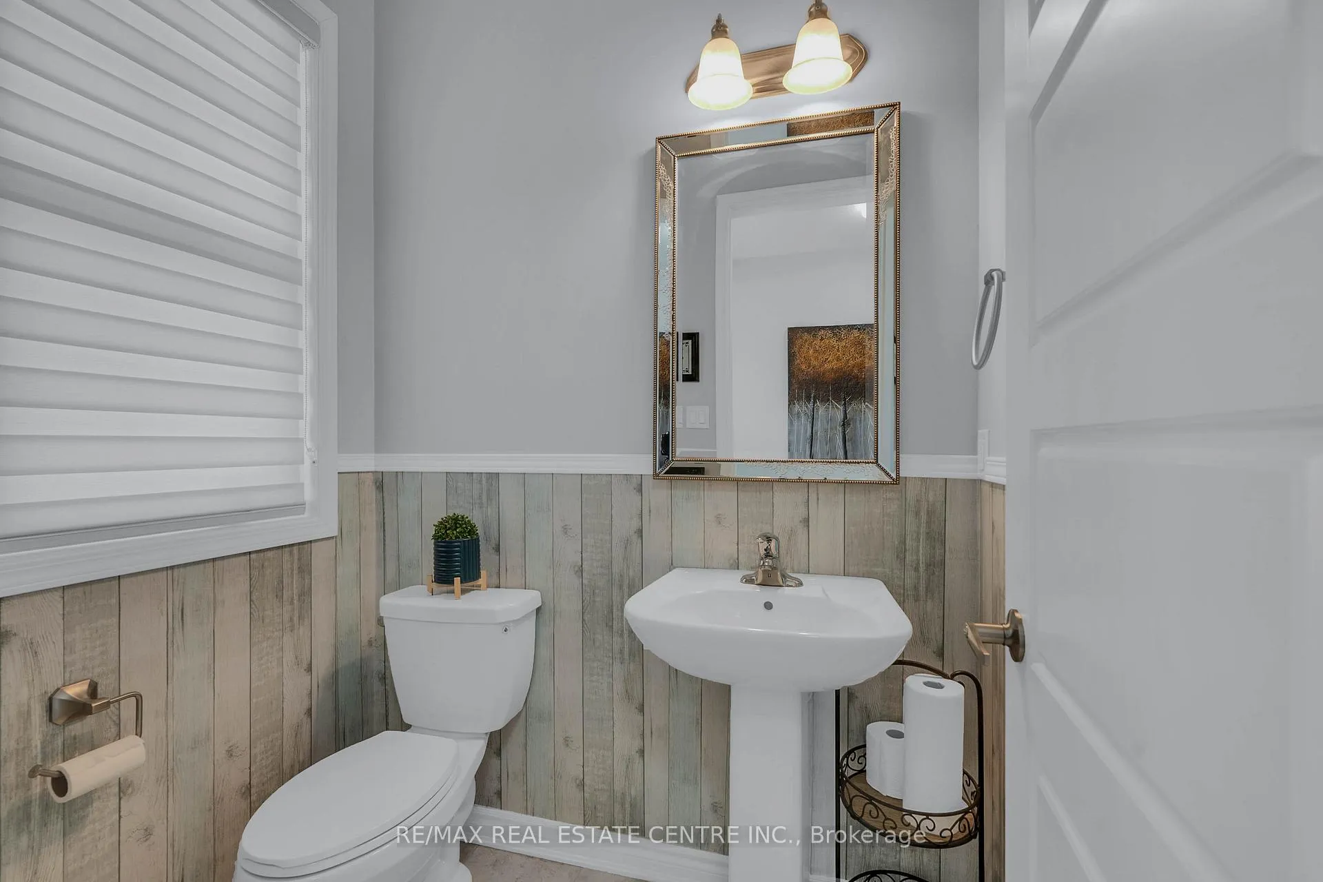 Photo 16 of 460 Equestrian Way, Cambridge, Silver Heights — HOMEH