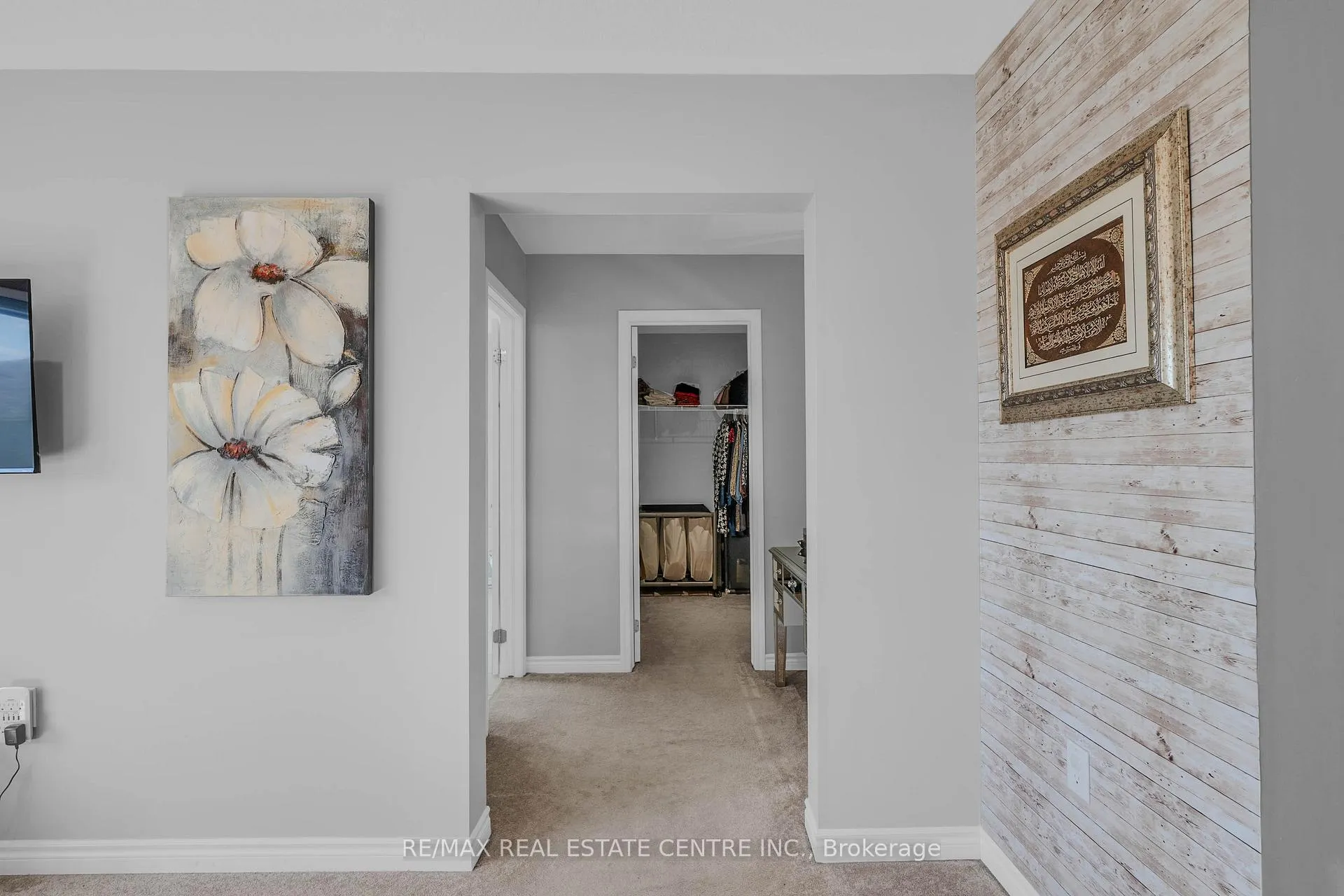 Photo 21 of 460 Equestrian Way, Cambridge, Silver Heights — HOMEH