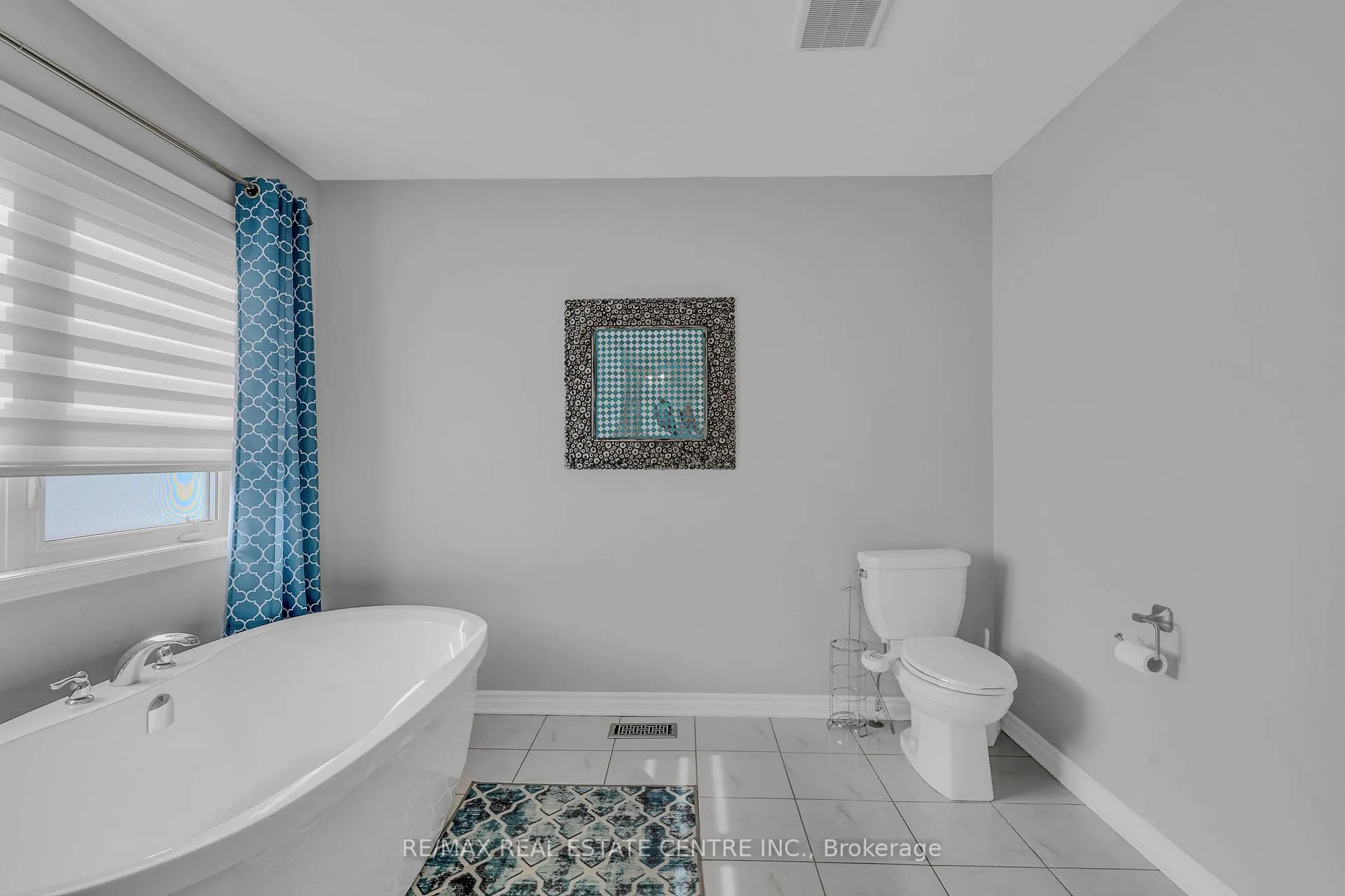 Photo 22 of 460 Equestrian Way, Cambridge, Silver Heights — HOMEH