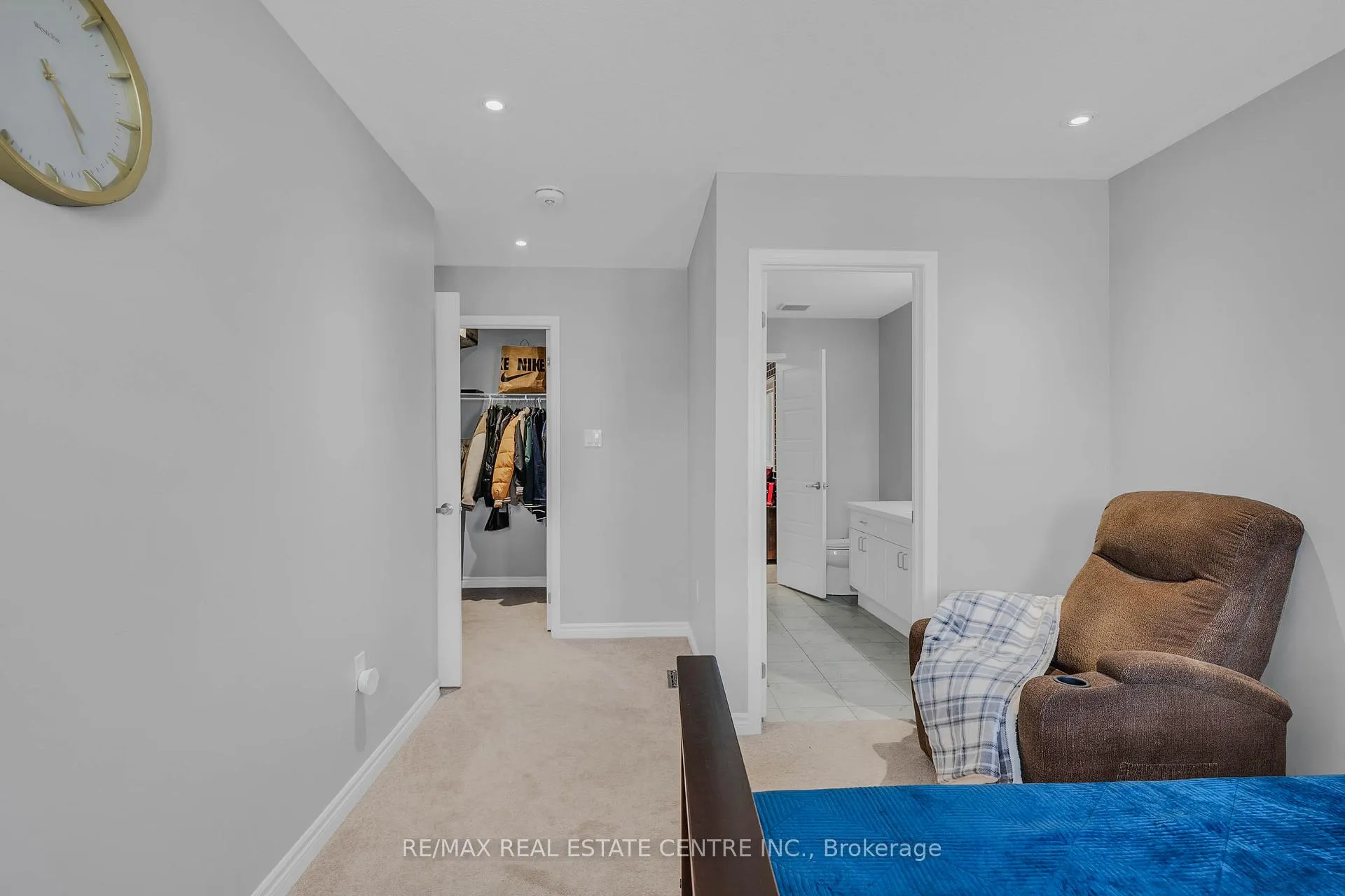 Photo 27 of 460 Equestrian Way, Cambridge, Silver Heights — HOMEH