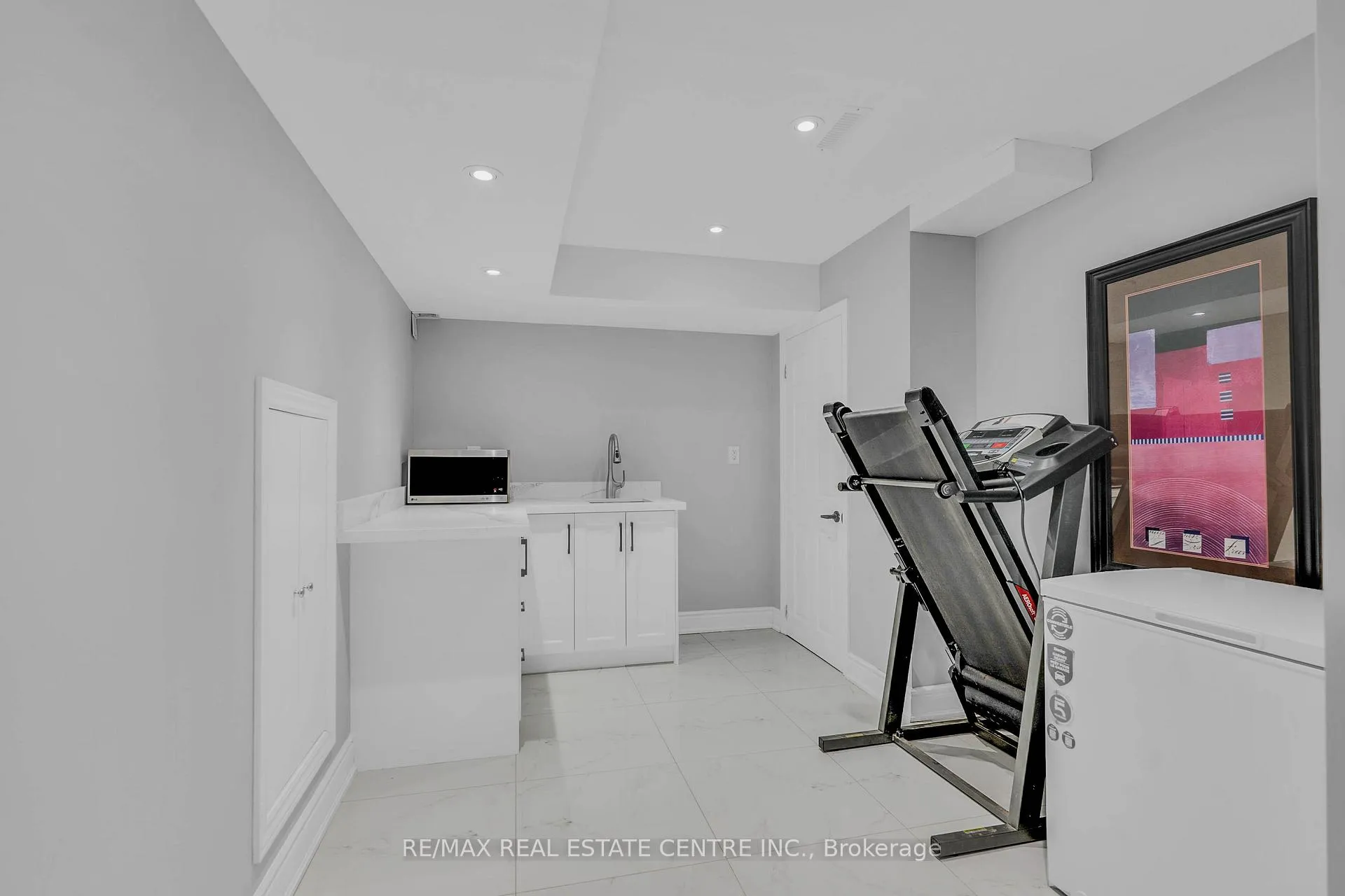 Photo 38 of 460 Equestrian Way, Cambridge, Silver Heights — HOMEH