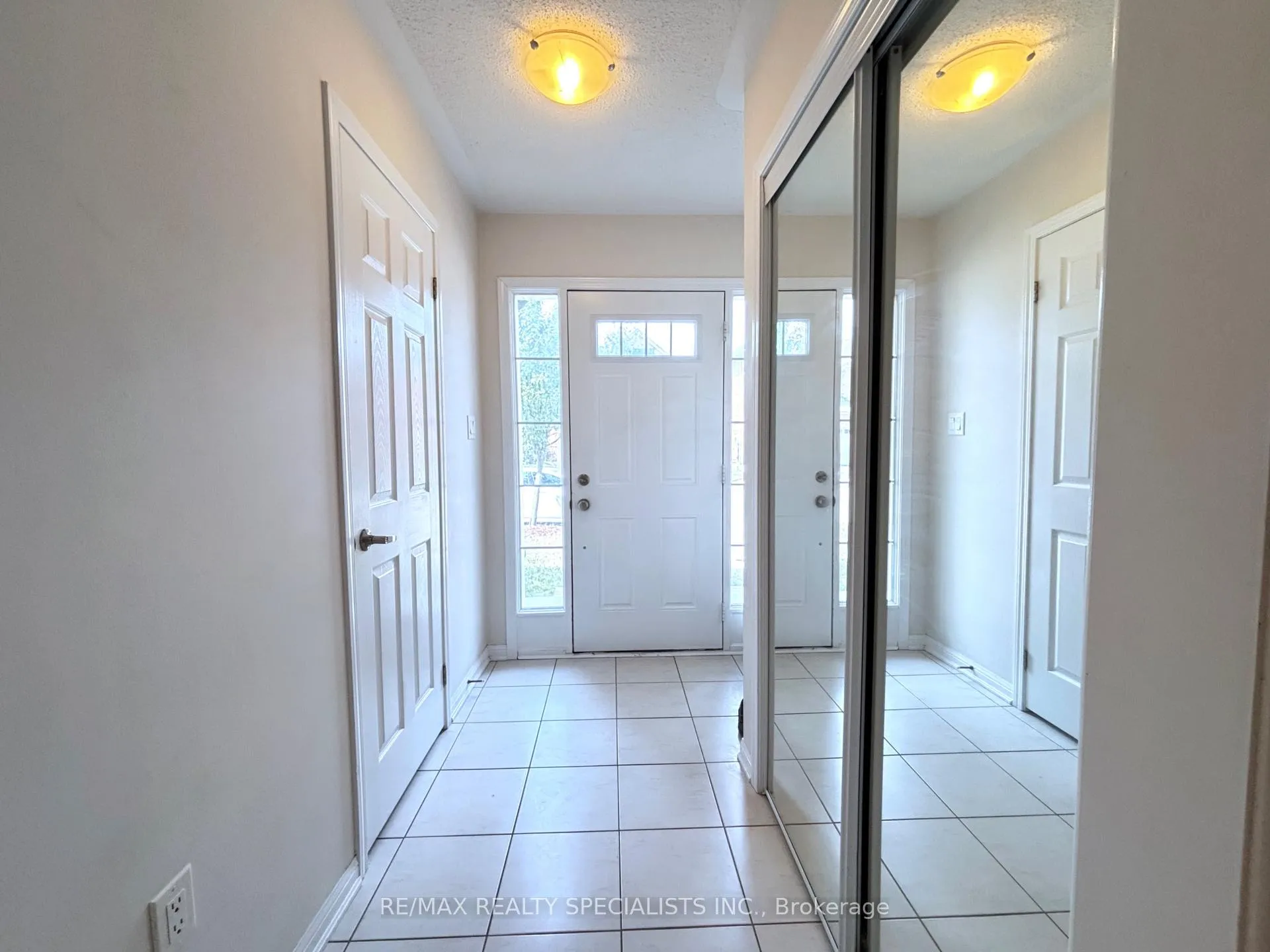 Photo 2 of 230 Mortimer Crescent, Milton, Harrison — HOMEH