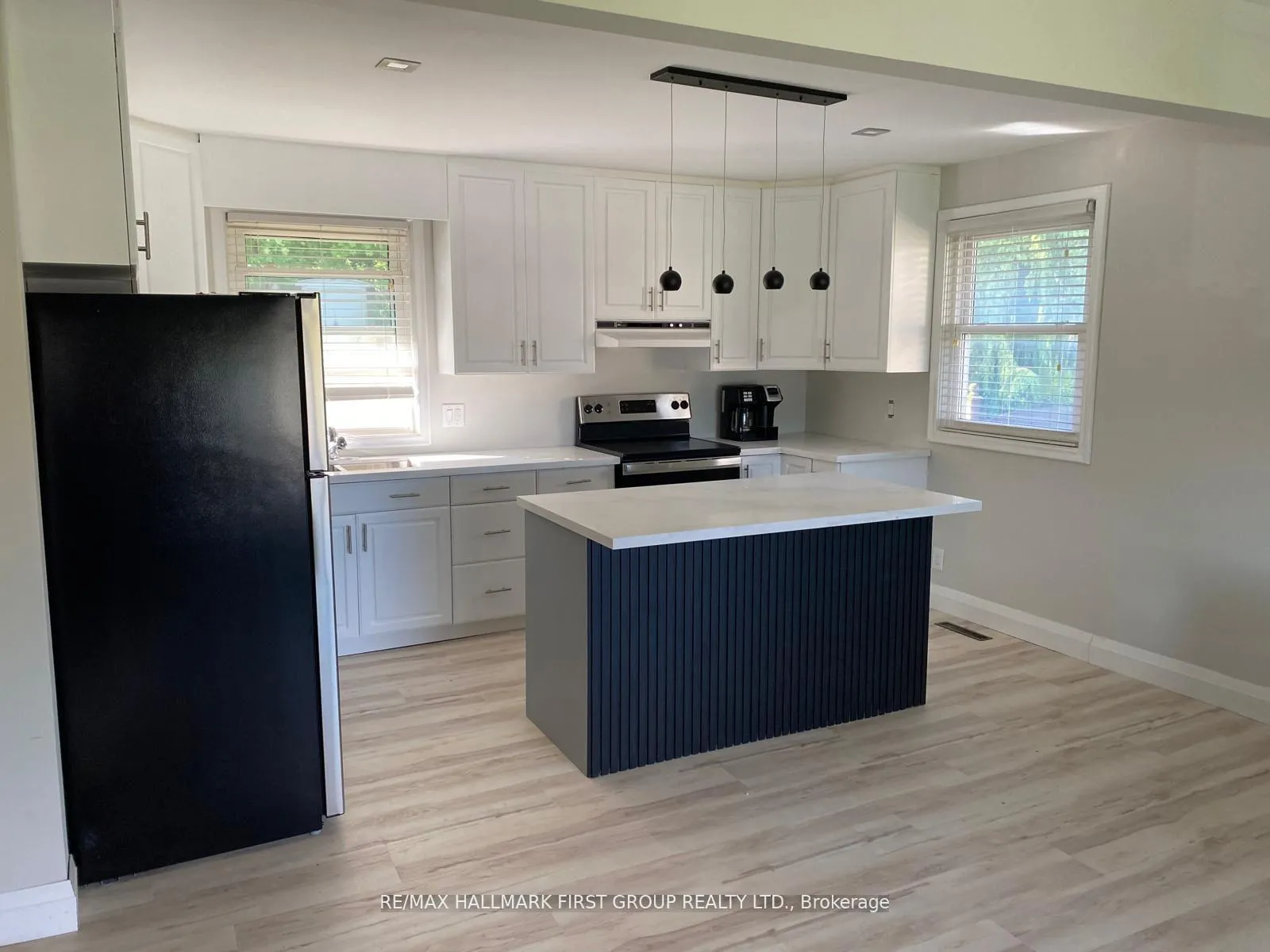 Photo 3 of 714 Tennyson Avenue, Oshawa, Donevan — HOMEH