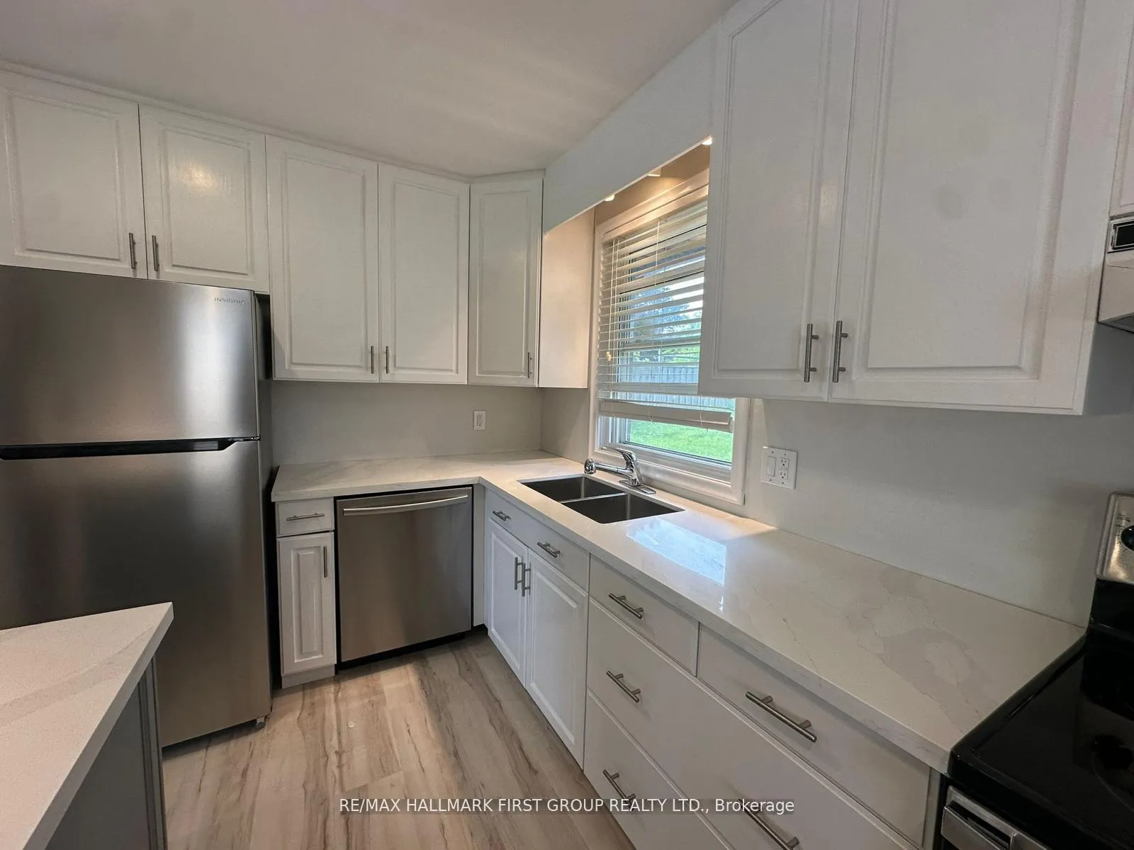 Photo 6 of 714 Tennyson Avenue, Oshawa, Donevan — HOMEH