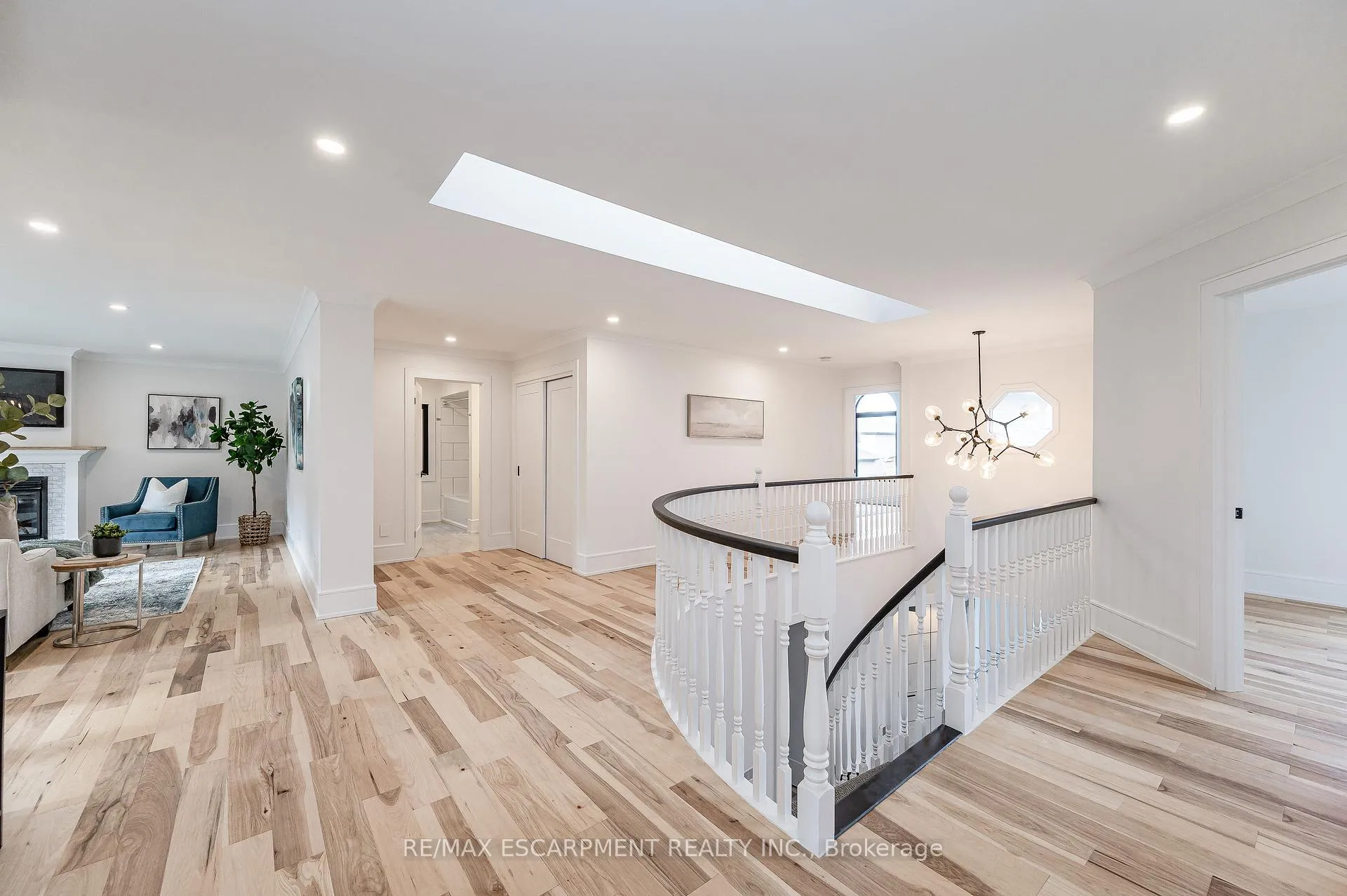 Photo 5 of 175 Bluebell Crescent, Hamilton, Ancaster — HOMEH