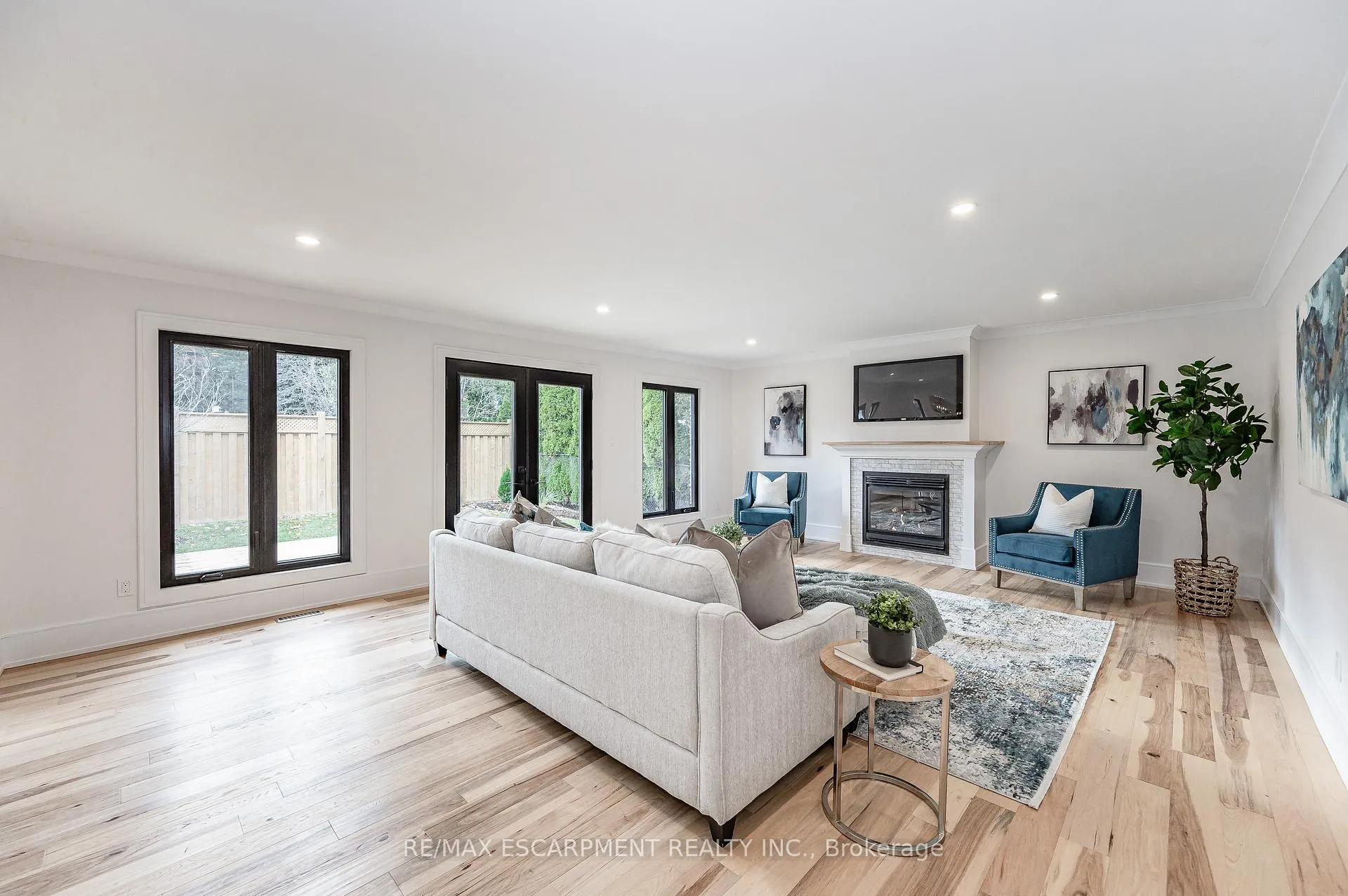Photo 6 of 175 Bluebell Crescent, Hamilton, Ancaster — HOMEH