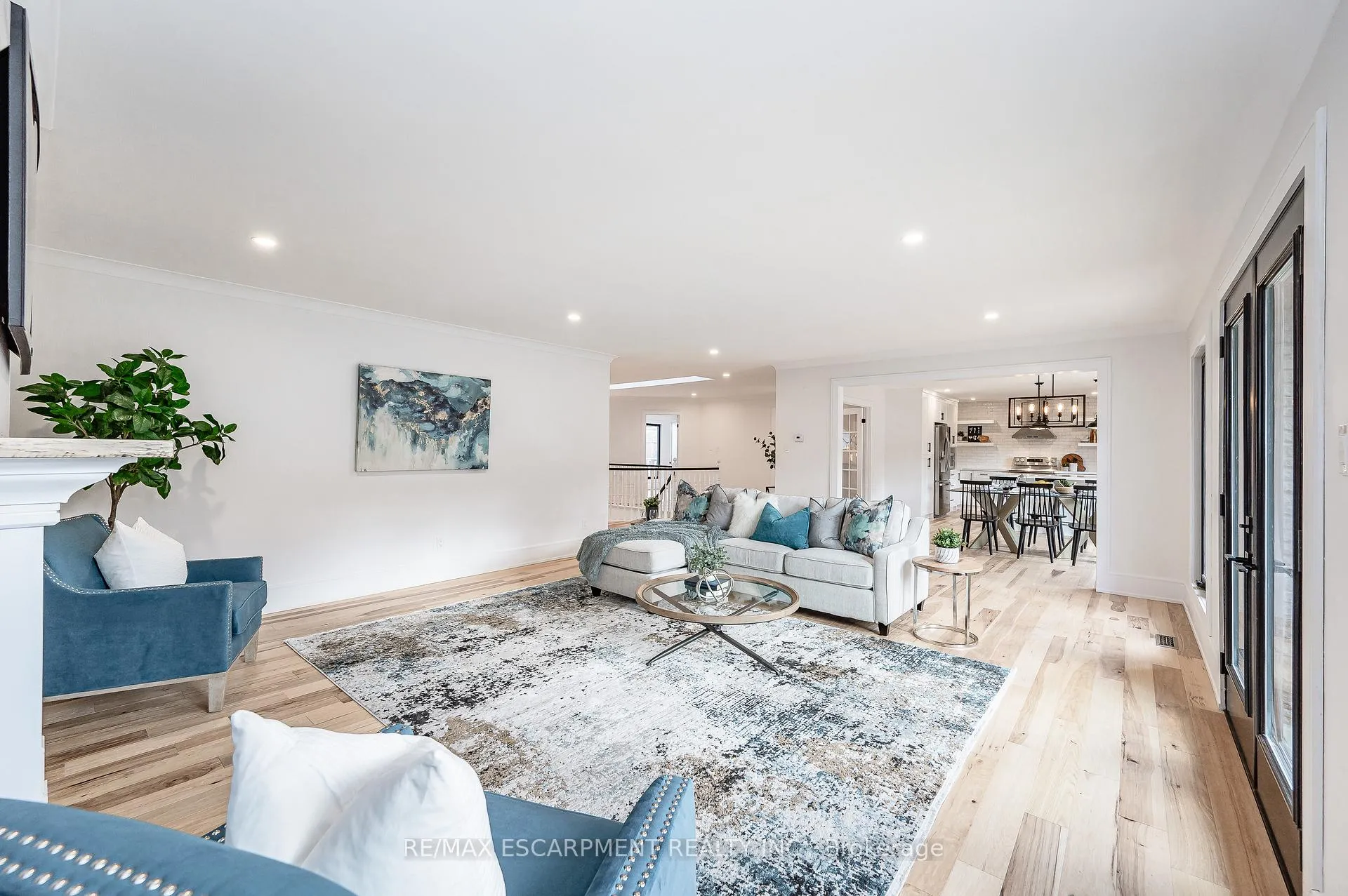 Photo 8 of 175 Bluebell Crescent, Hamilton, Ancaster — HOMEH