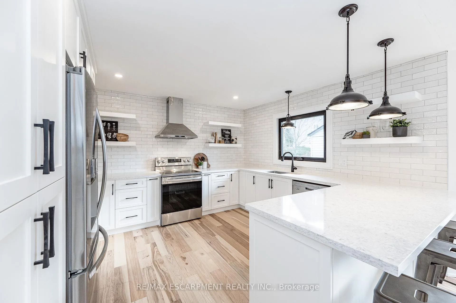 Photo 15 of 175 Bluebell Crescent, Hamilton, Ancaster — HOMEH