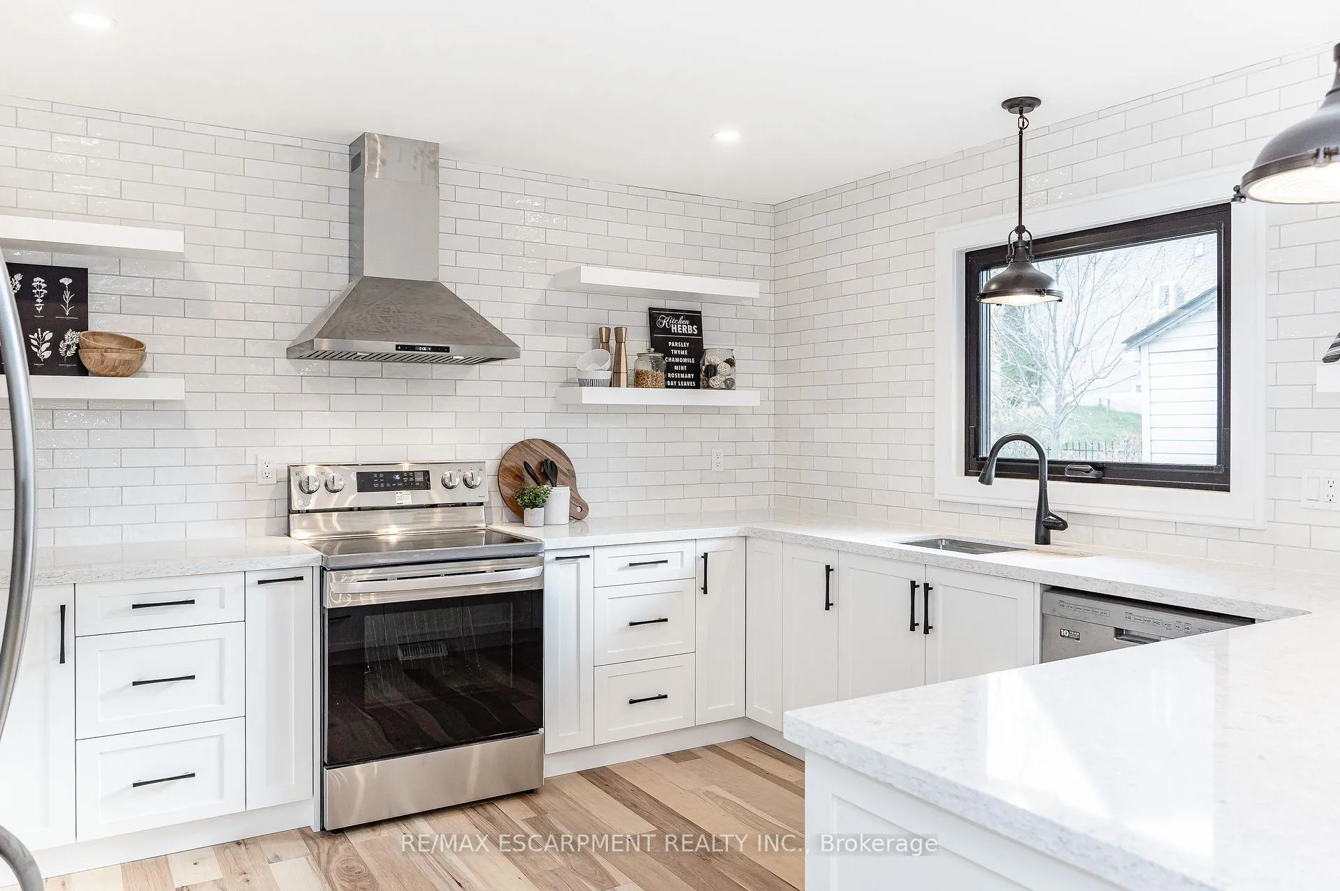 Photo 16 of 175 Bluebell Crescent, Hamilton, Ancaster — HOMEH