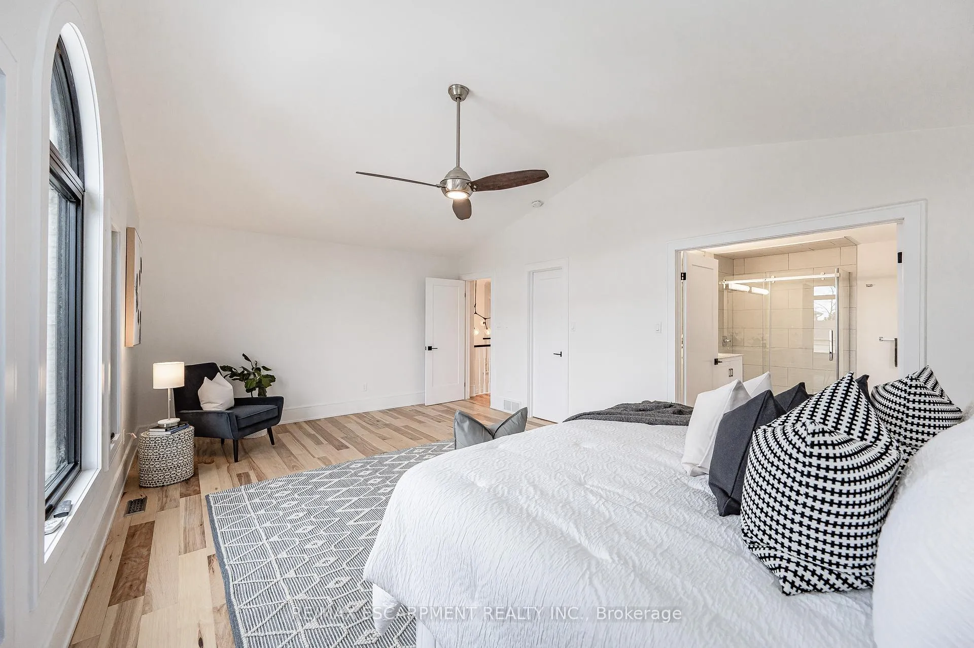 Photo 20 of 175 Bluebell Crescent, Hamilton, Ancaster — HOMEH