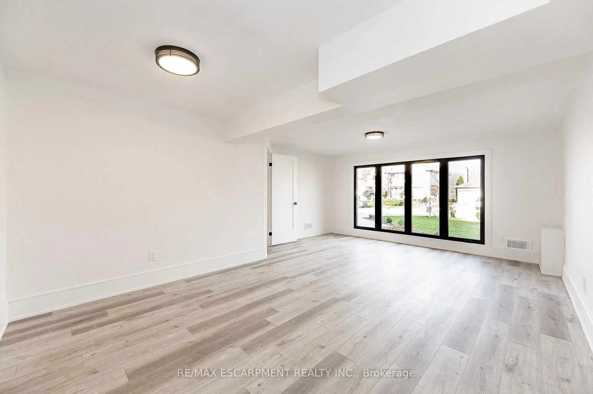 Photo 32 of 175 Bluebell Crescent, Hamilton, Ancaster — HOMEH