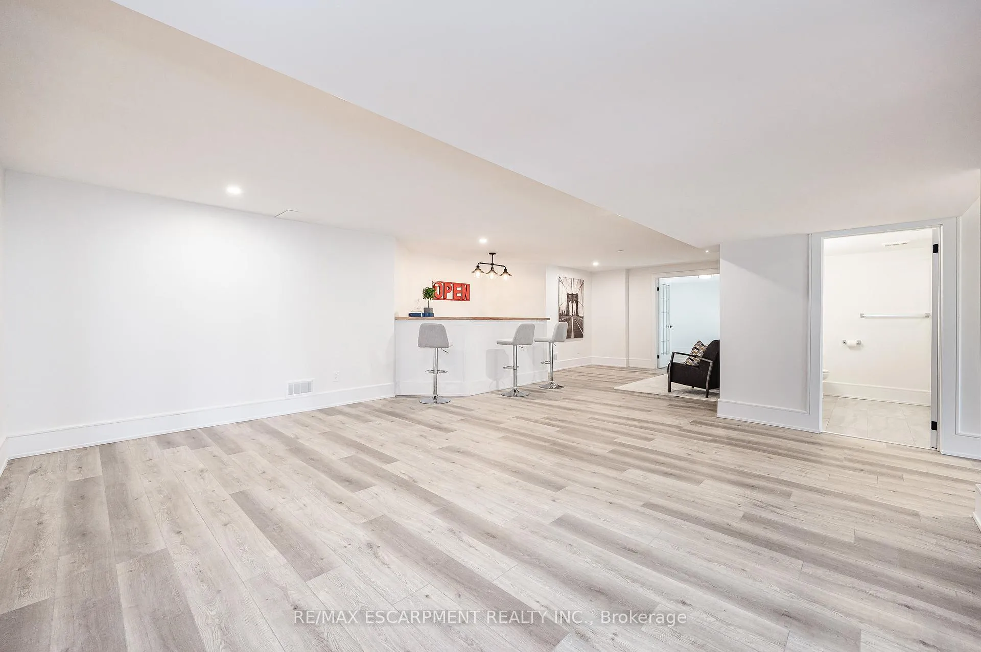 Photo 33 of 175 Bluebell Crescent, Hamilton, Ancaster — HOMEH