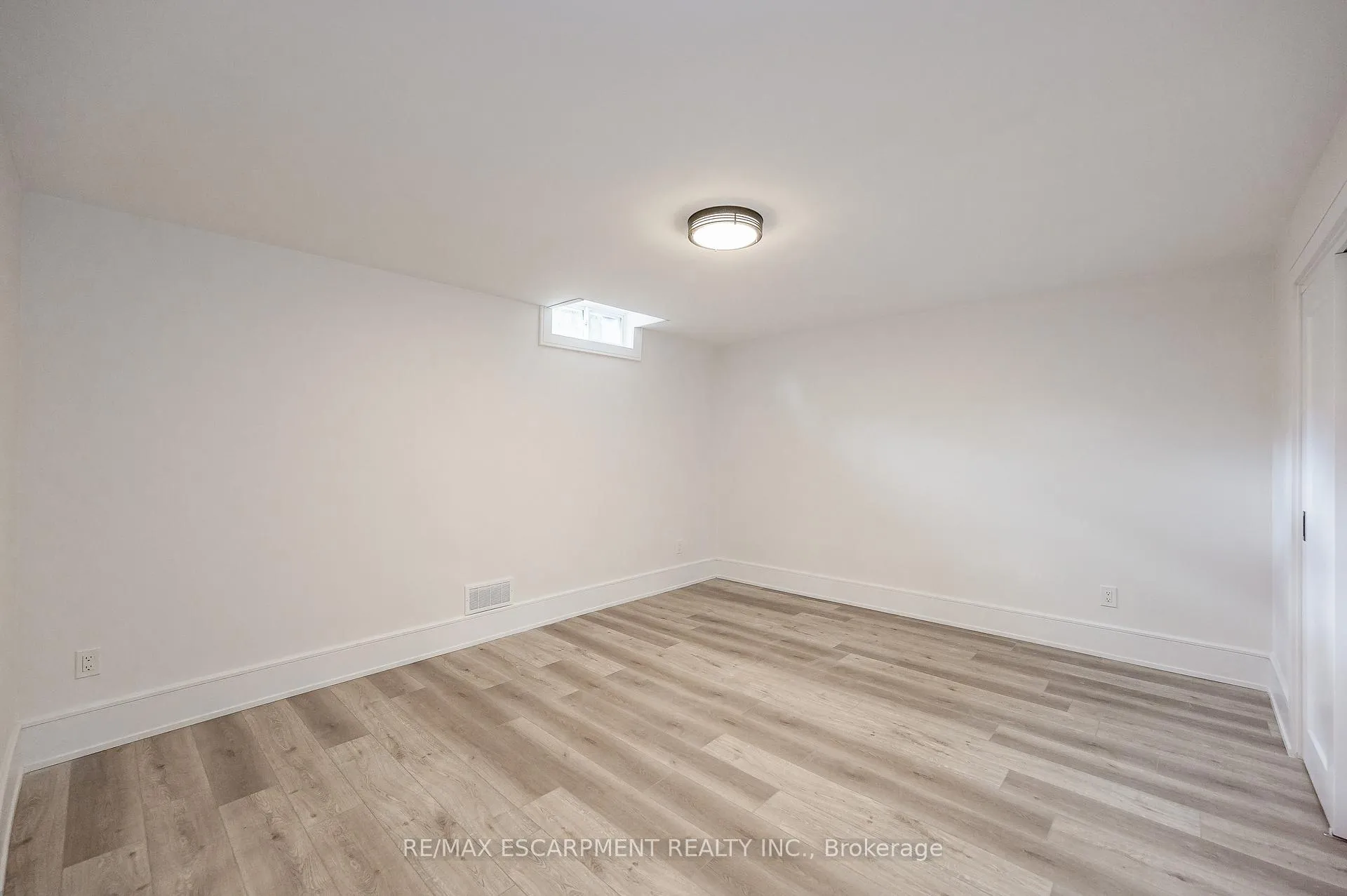 Photo 39 of 175 Bluebell Crescent, Hamilton, Ancaster — HOMEH