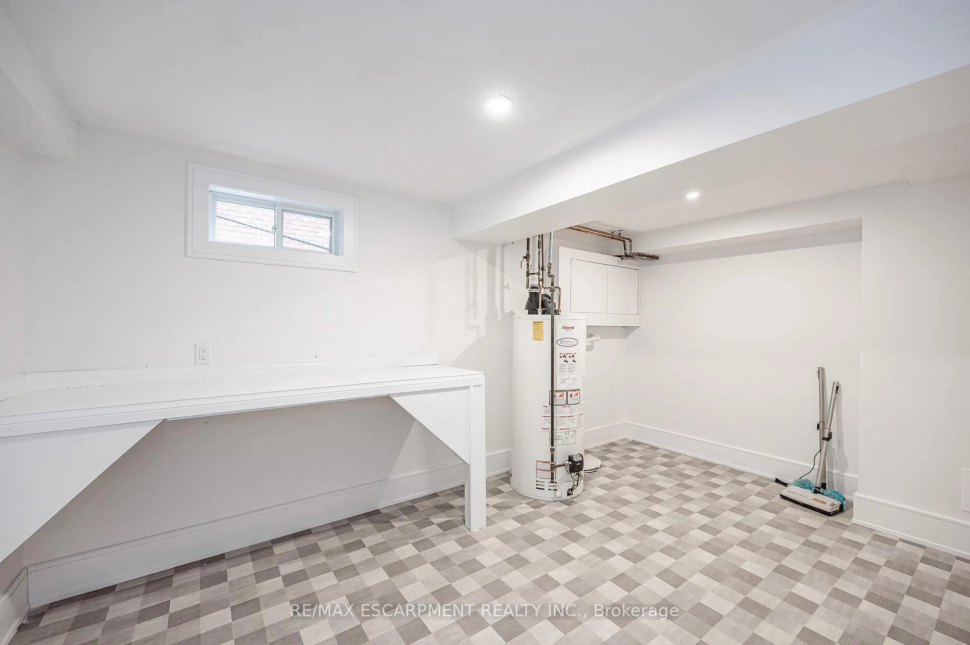 Photo 42 of 175 Bluebell Crescent, Hamilton, Ancaster — HOMEH