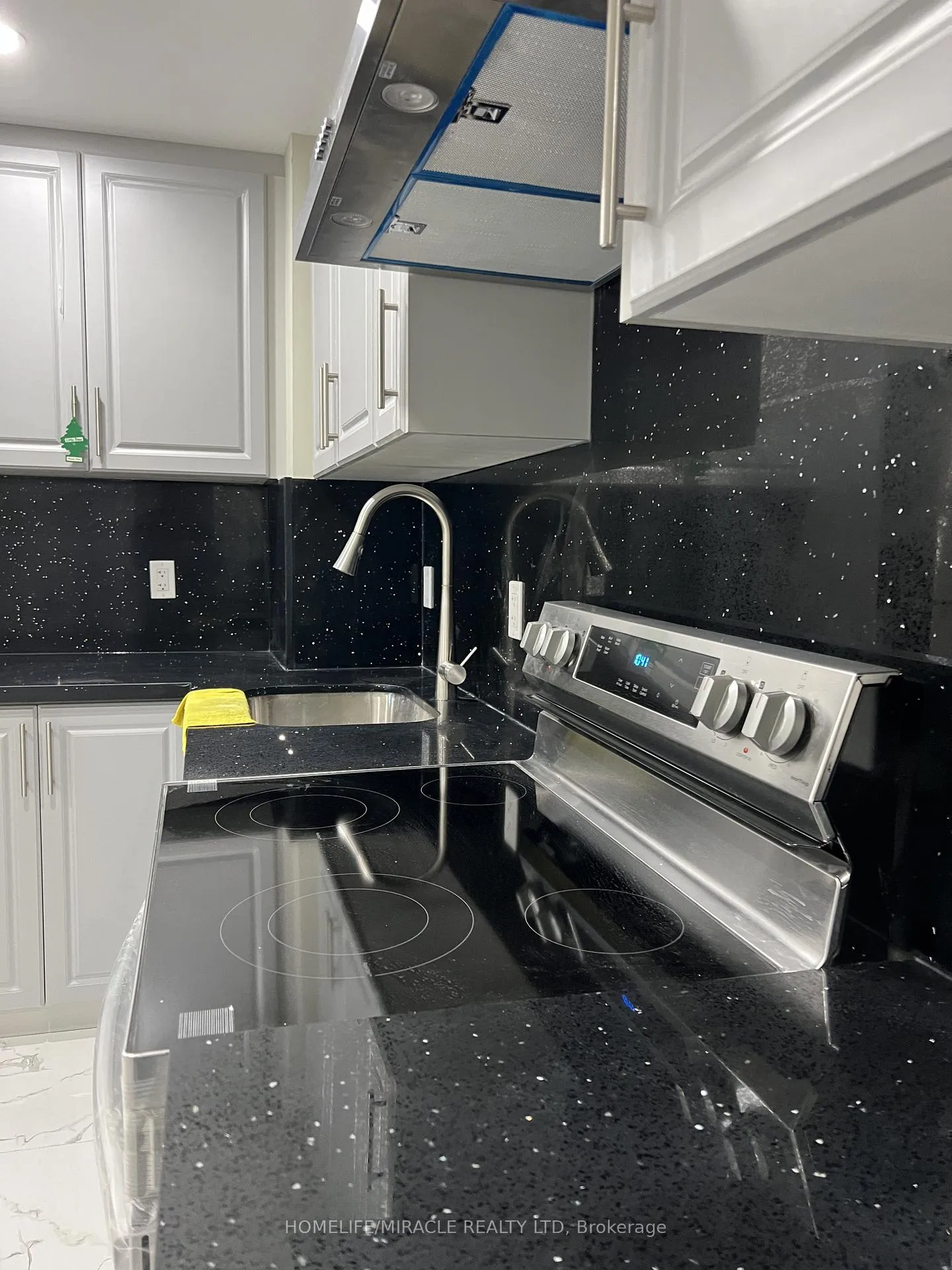 Photo 4 of 3021 Hollyberry Trail, Pickering, Rural Pickering — HOMEH