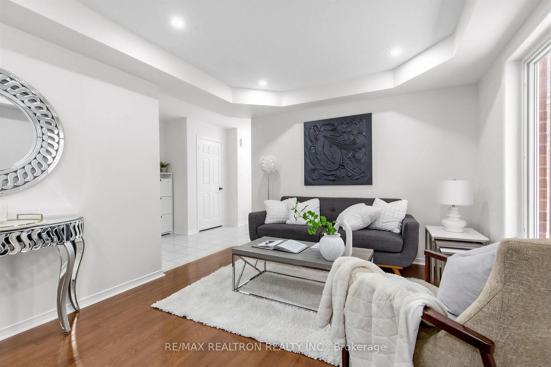 Photo 6 of 664 Sunbird Trail, Pickering, Amberlea — HOMEH