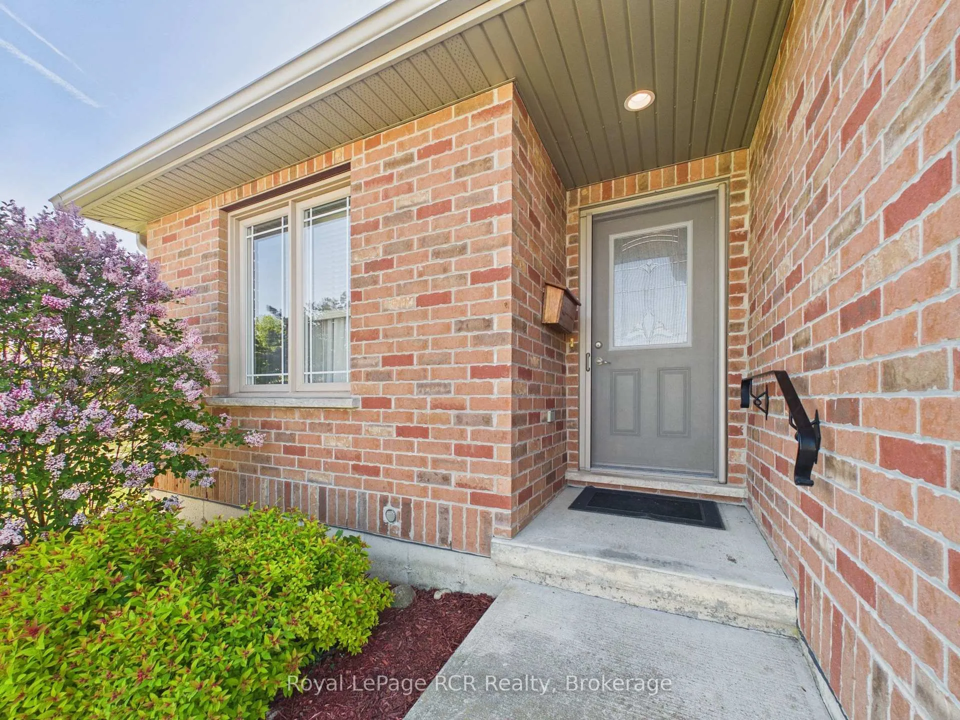 Photo 3 of 423 Catherine Street, North Huron, Wingham — HOMEH