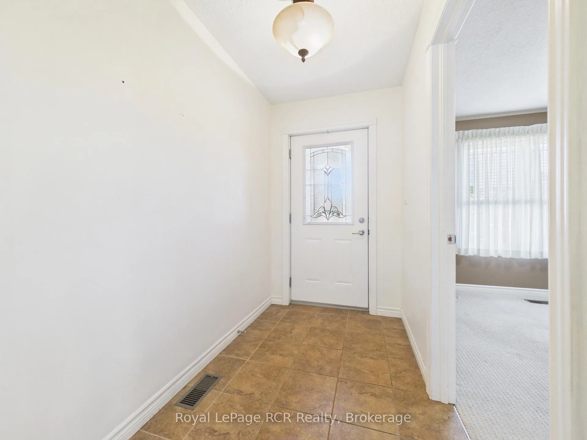 Photo 4 of 423 Catherine Street, North Huron, Wingham — HOMEH