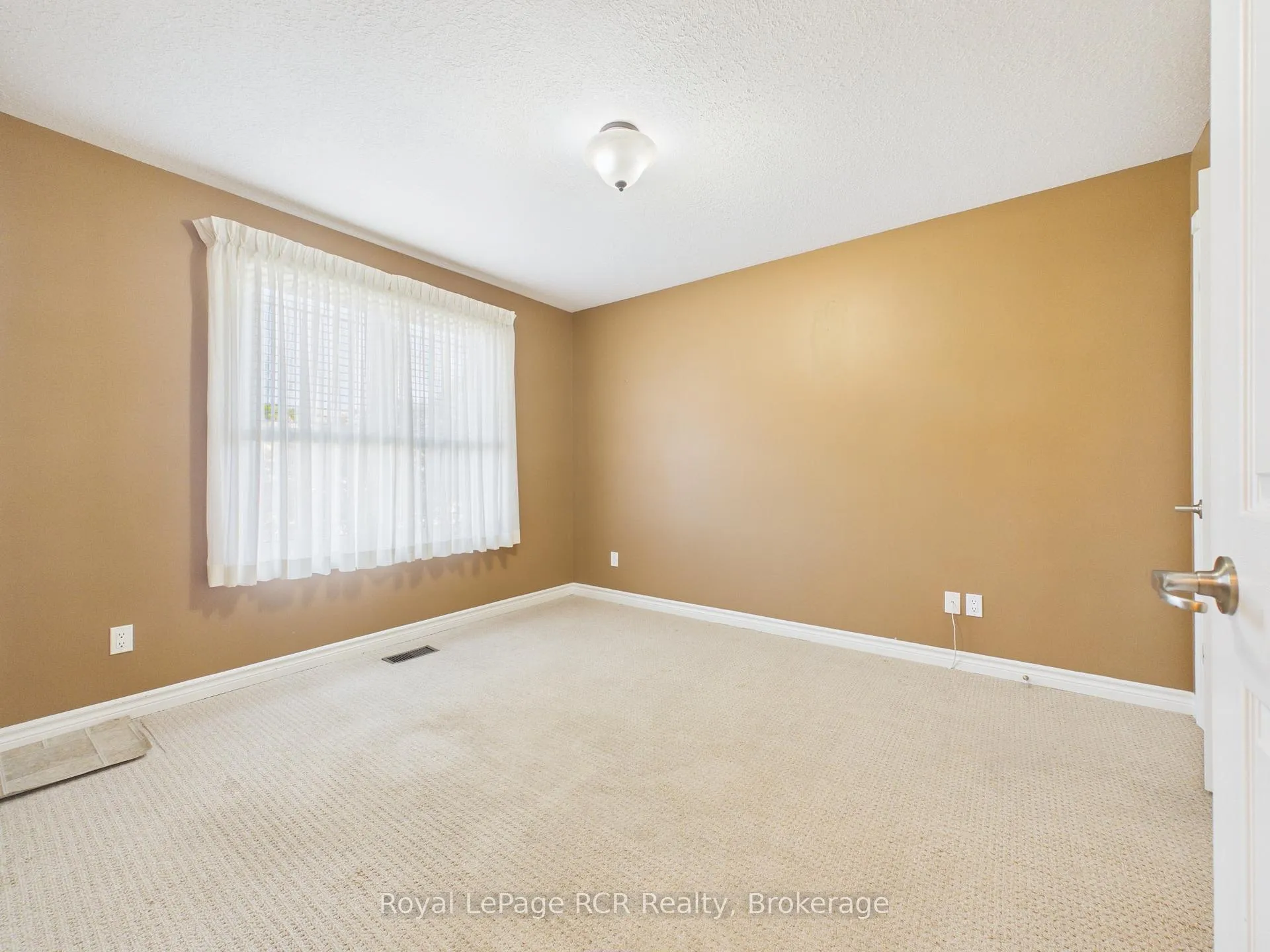 Photo 7 of 423 Catherine Street, North Huron, Wingham — HOMEH