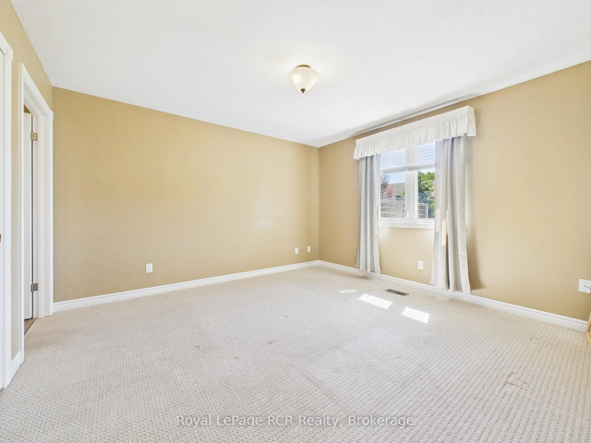 Photo 21 of 423 Catherine Street, North Huron, Wingham — HOMEH