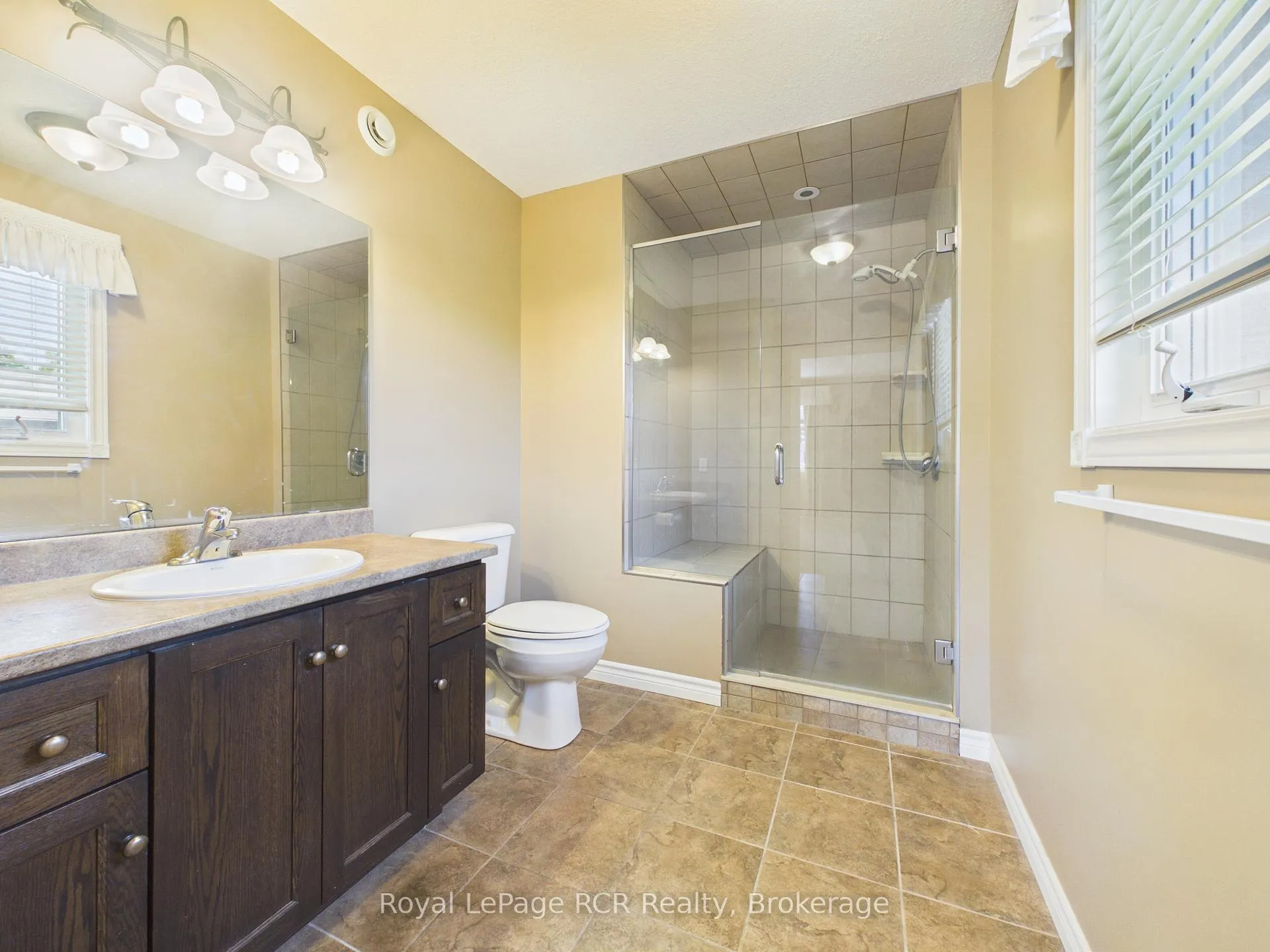 Photo 23 of 423 Catherine Street, North Huron, Wingham — HOMEH