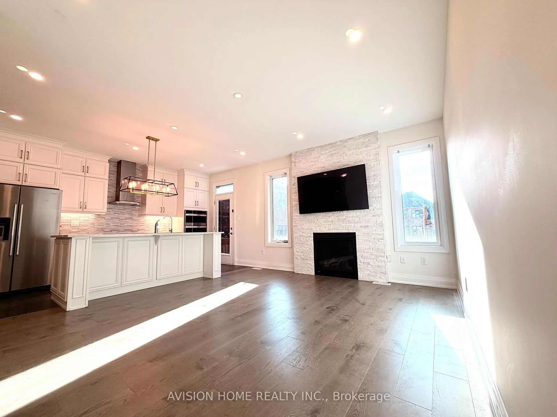 Photo 4 of 251 Beaverbrae Drive, Markham, Victoria Square — HOMEH