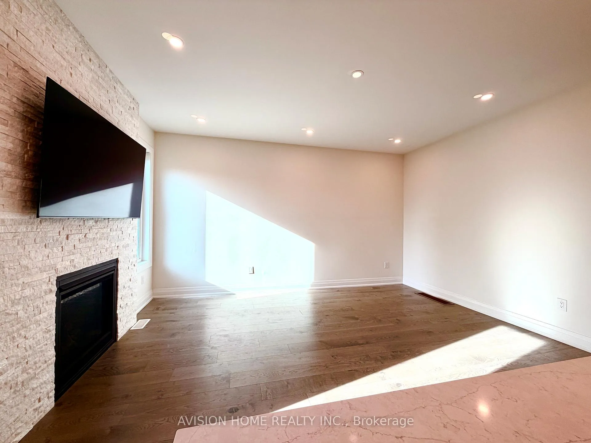 Photo 5 of 251 Beaverbrae Drive, Markham, Victoria Square — HOMEH